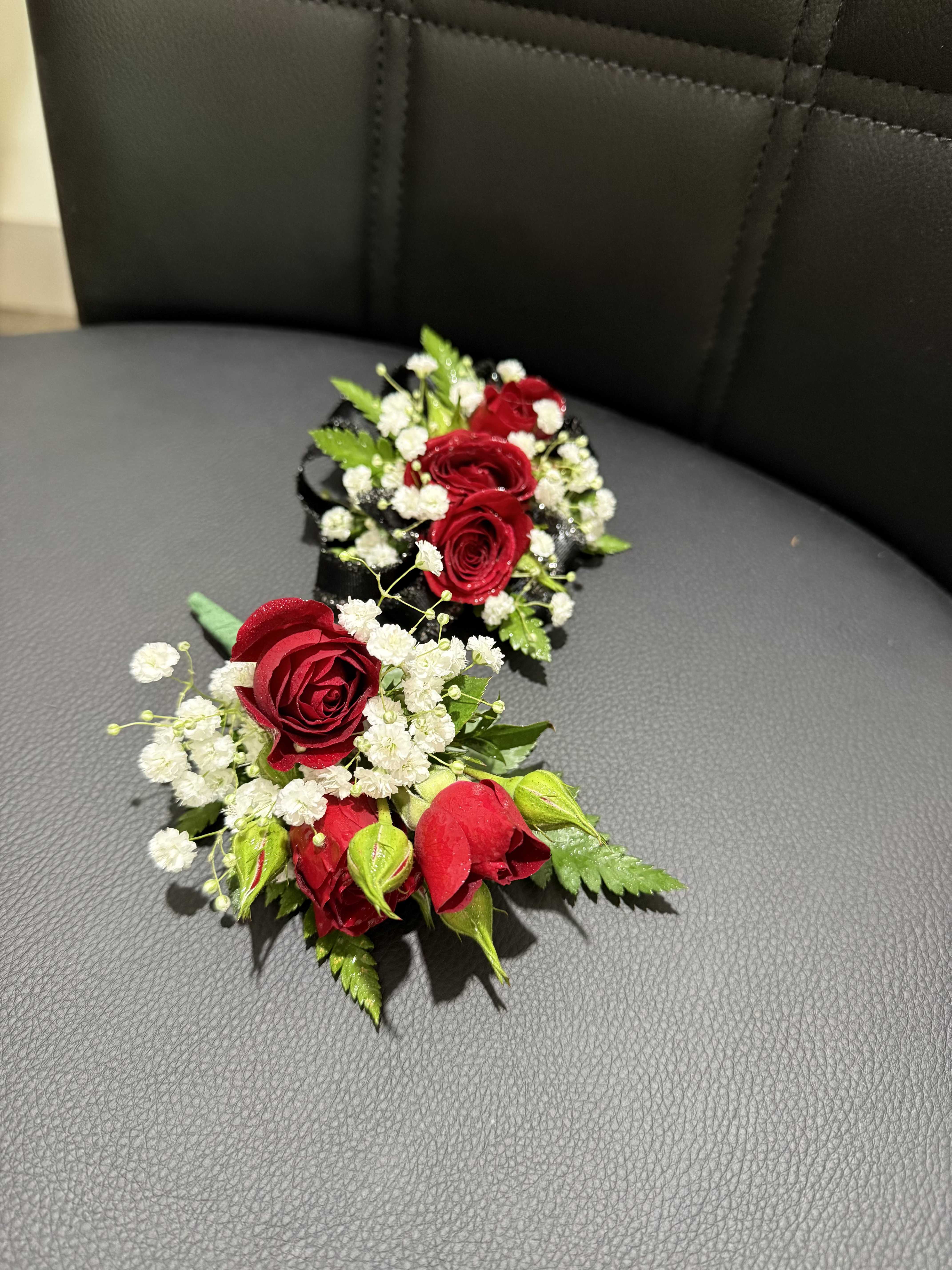 Classic Romance Set - Softer red tones paired with white blooms for a gentle, romantic feel. Perfect for weddings or spring events.
