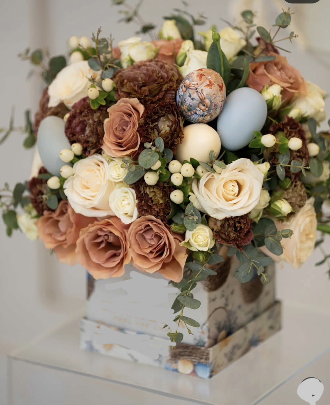 BUNNY - A beautiful and colorful box featuring flowers in vibrant and pastel shades—perfect for any occasion.