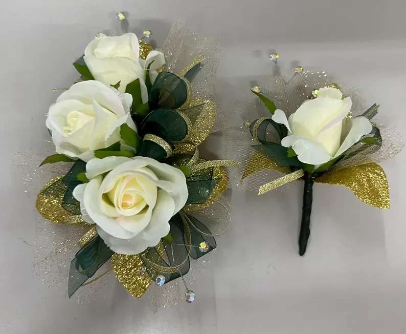 Glitter and gold corsage set - The image projects the style. All corsages. are custom to fit your color palette.  Please indicate in indicat instructions, the color of your choice and if possible, you can text a photo of the prom outfit too 904-557-1248 include the name of the student