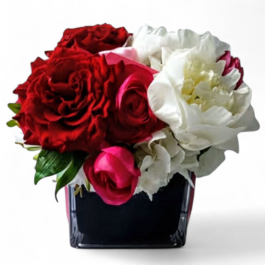 Sending Love Bouquet Designer's Choice - Pretty and sweet bouquet with roses and orchids arranged in a modern glass vase. Send happiness.