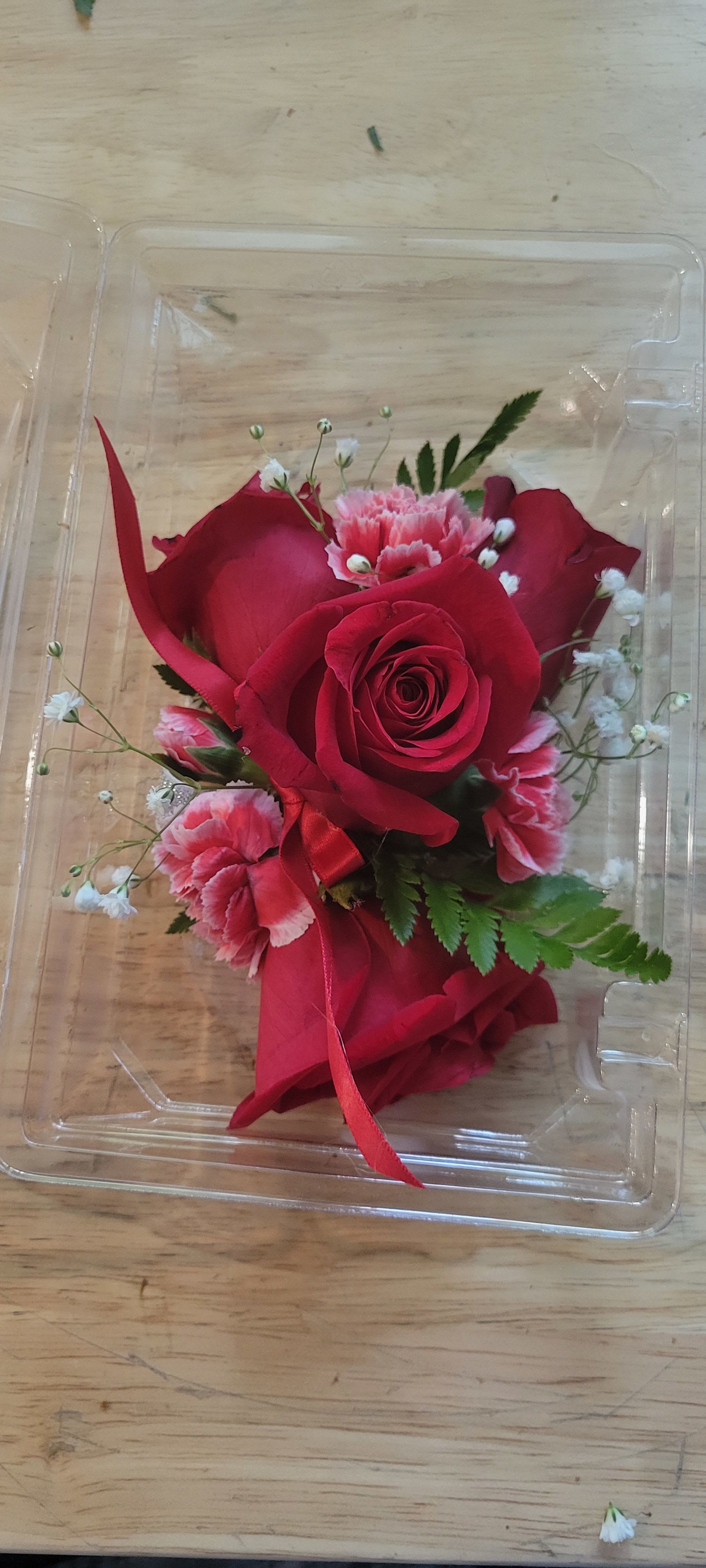 Prom Special - Red roses are a way to look special at the Prom