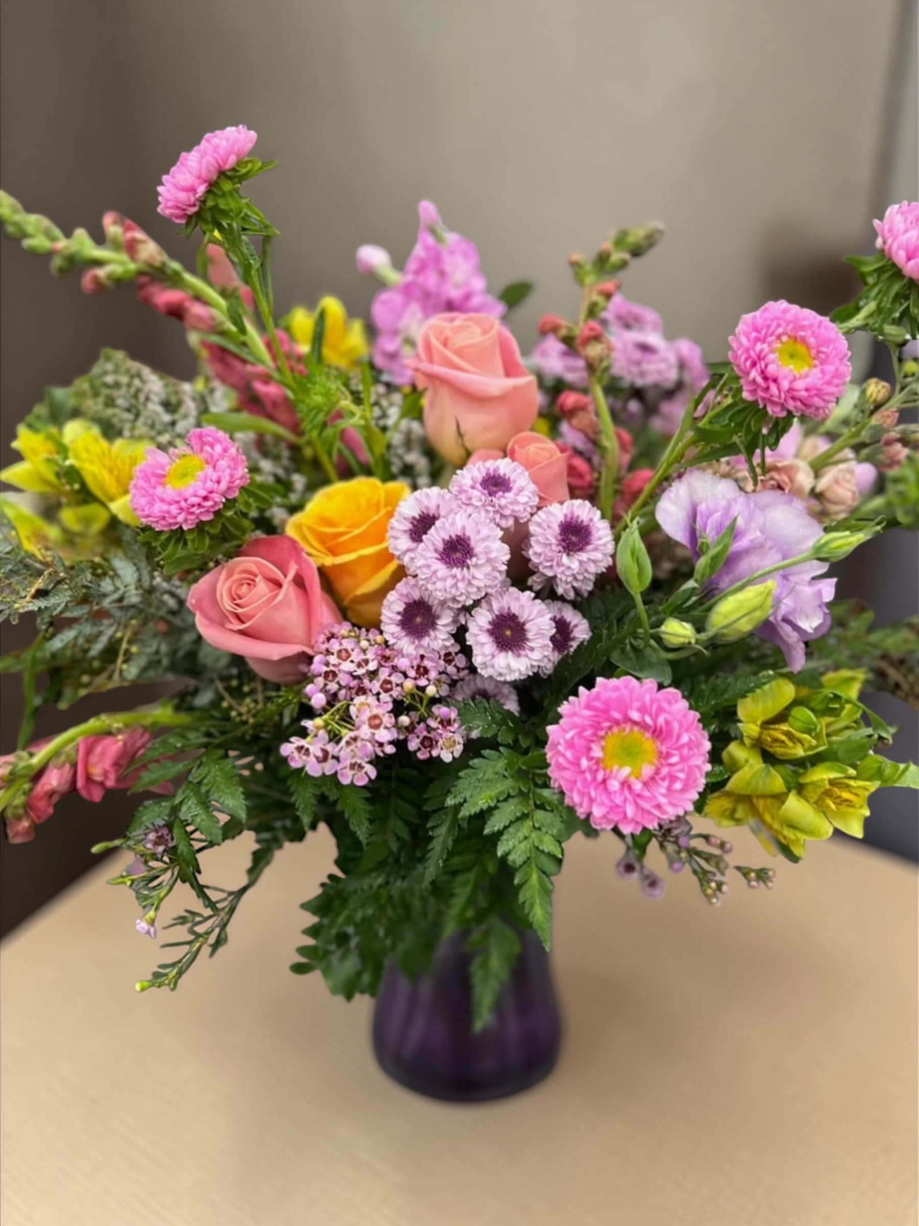 Lazy Daisy - Mix of flowers, Flowers may Vary in color and style do to the seasons and availability 