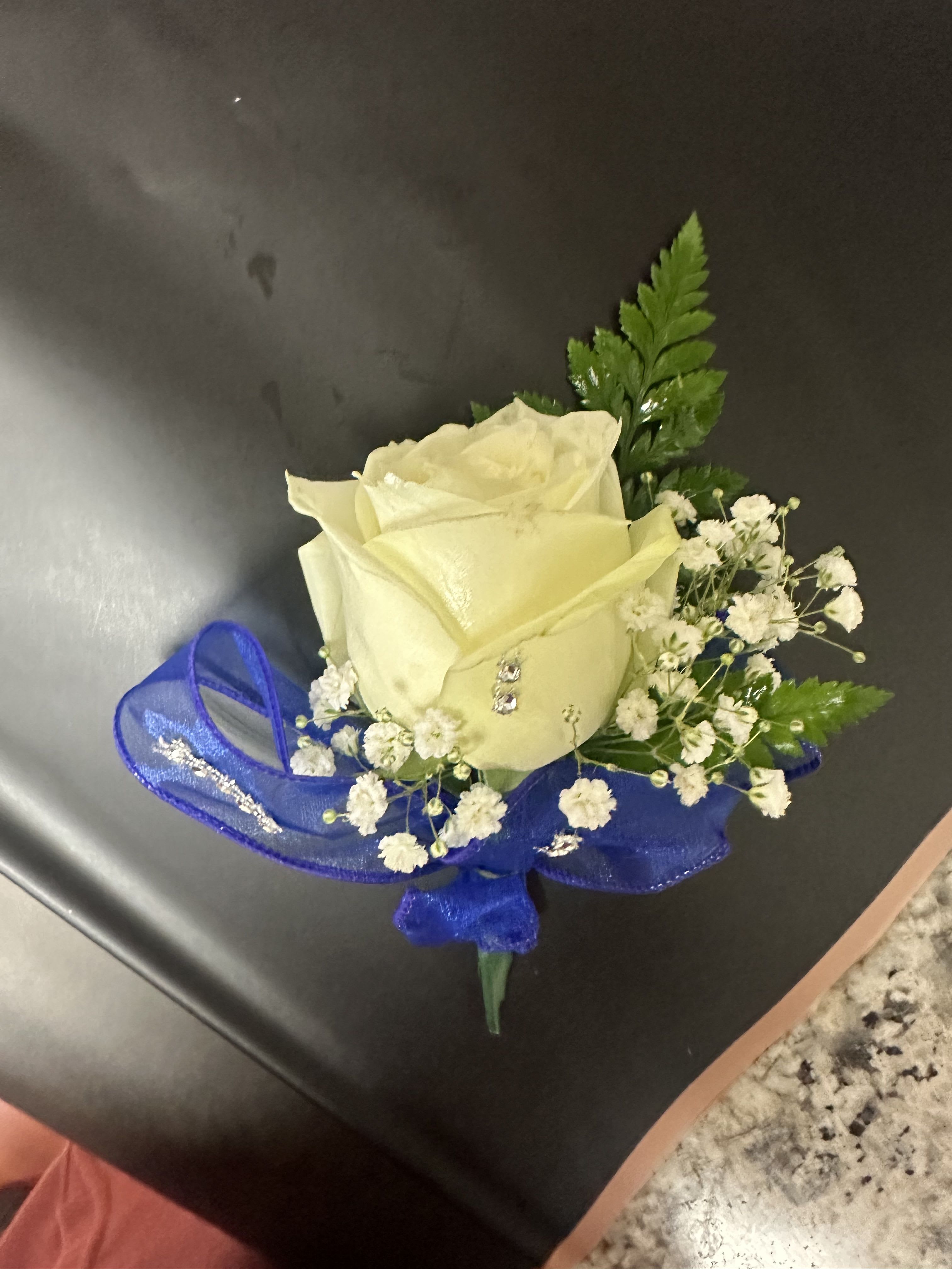 Boutonnière  - Can be made color of your choice 