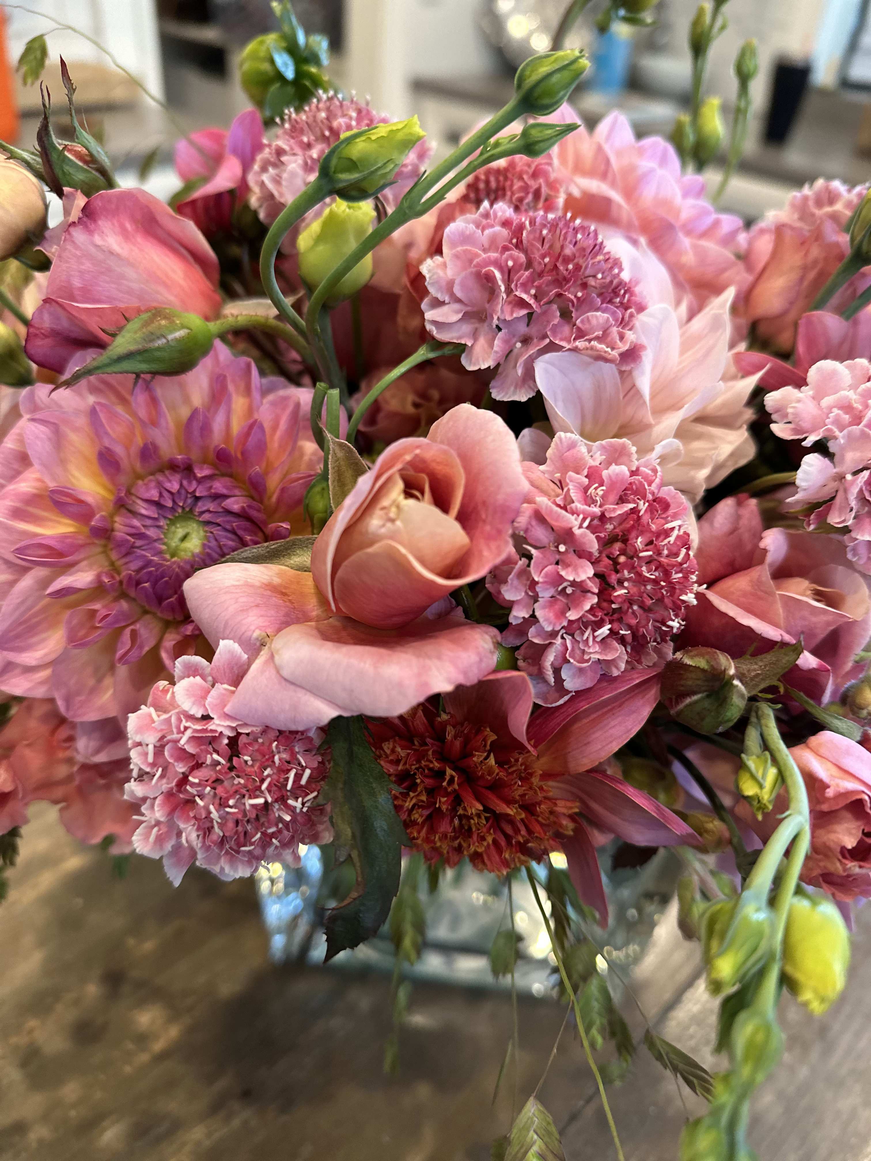 Pink and peach mixed bouquet with dahlias and calla lilies
