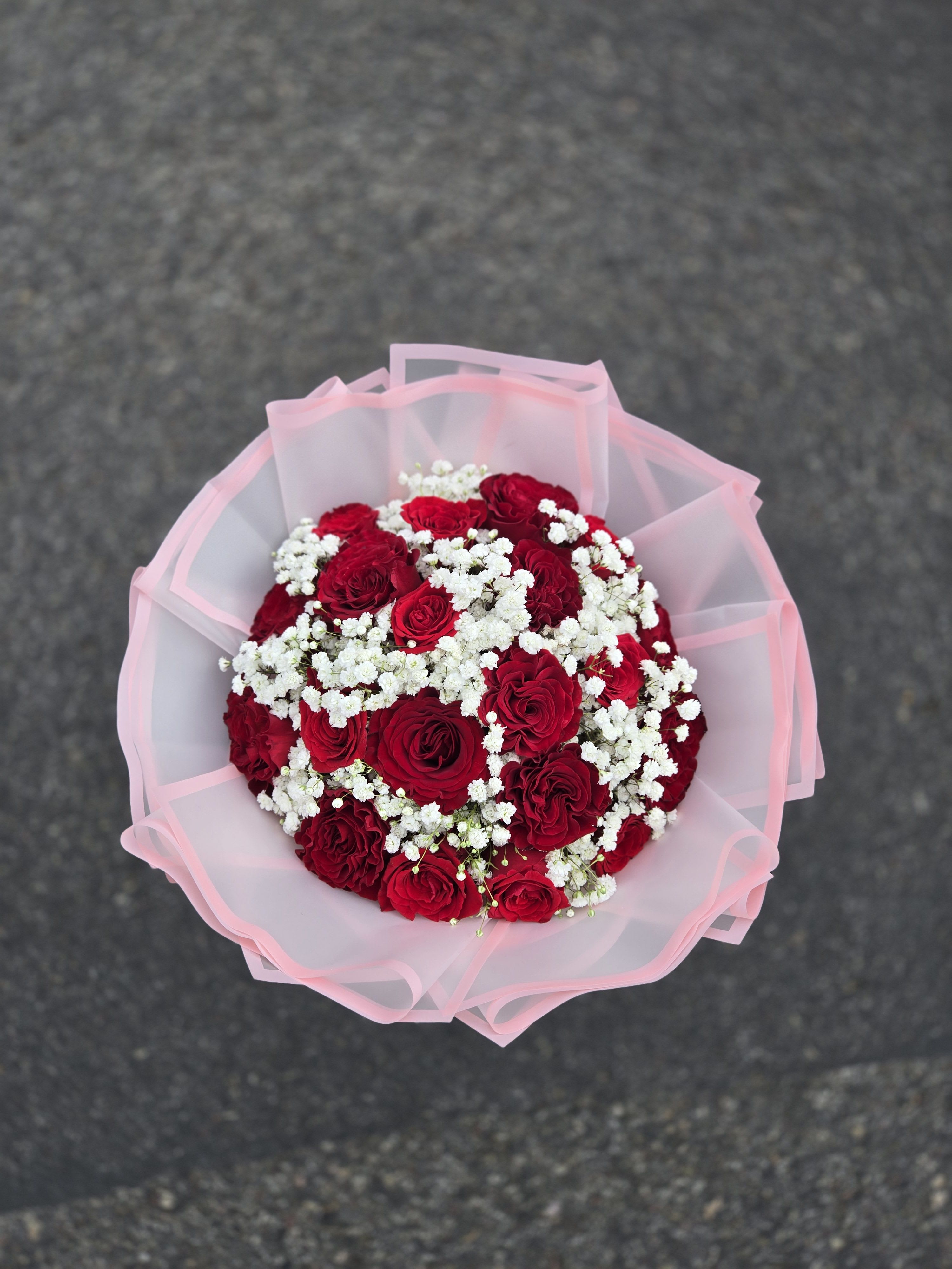 Coquet Bouquet - Hecho totalmente a mano para darle una perfecta frma redonda y armoniosa.