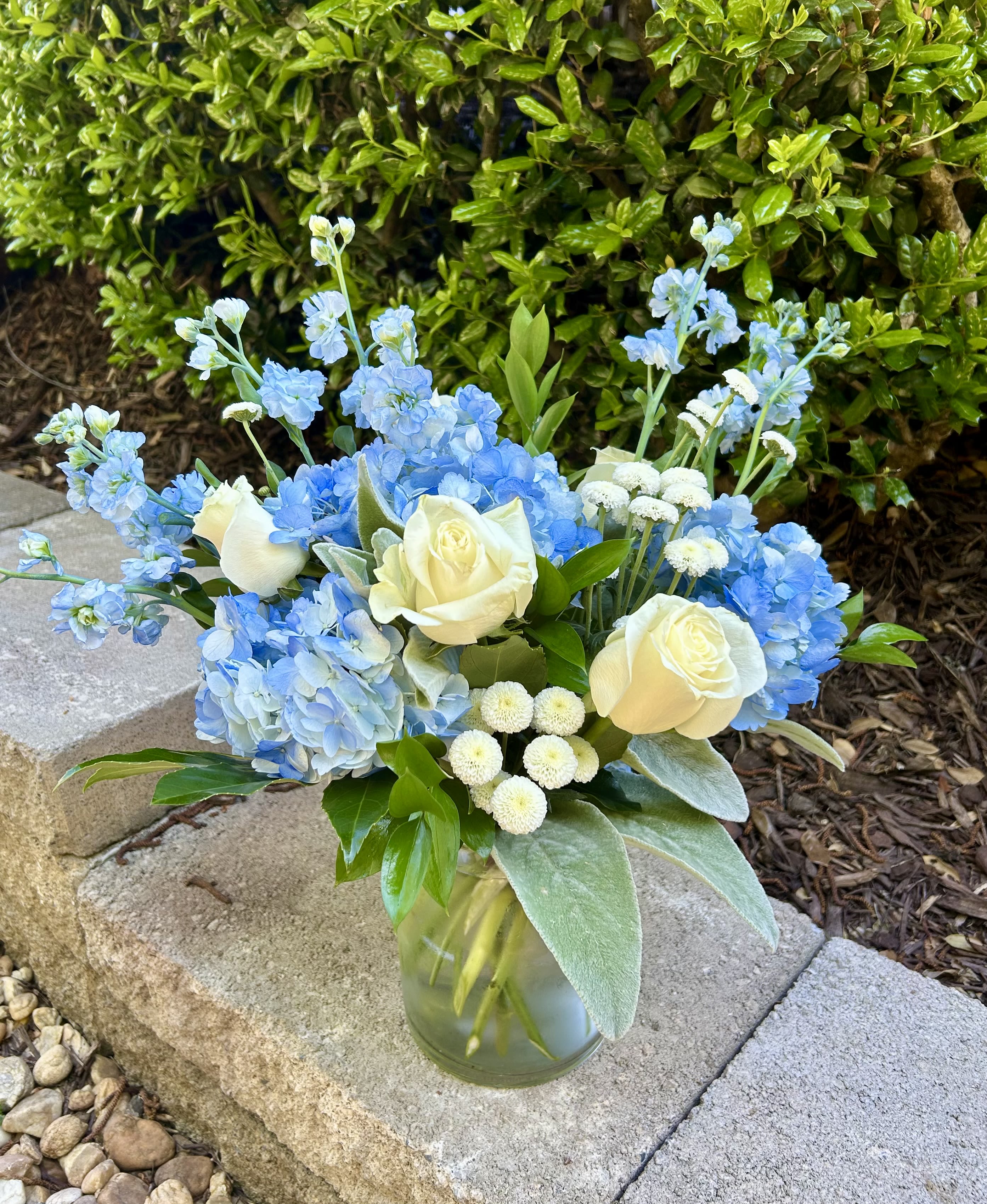 Coastal Calm - Cool blue tones and soft whites evoke a breezy, seaside feel—peaceful, airy, and effortlessly beautiful.