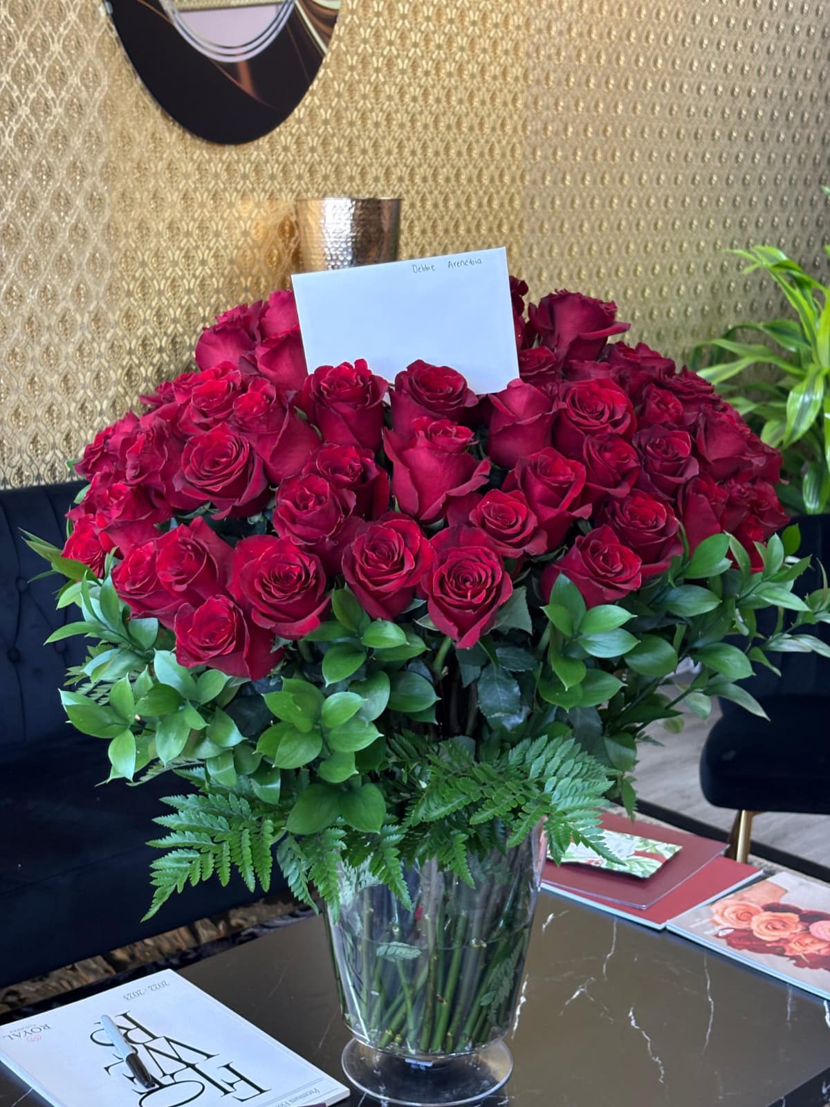  One Hundred RED Long Stem Roses Large vase! - Because your loved one deserves the best gift, send one hundred long-stem red roses, a fresh and fabulous arrangement beautifully arranged by our select florists in a glass vase. Simply unforgettable.  Includes: Long stem Roses RED, Glass vase and a COMPLIMENTARY golden card/happy birthday card with envelope, please send card message with the order.      
