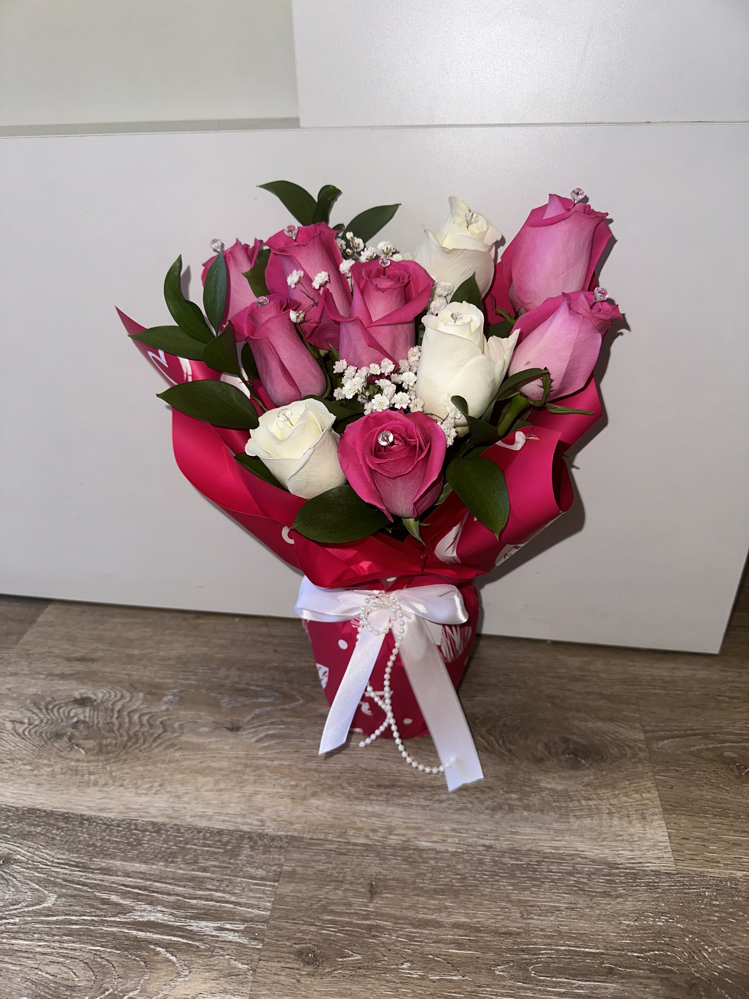 beautiful fuchsia and white roses, glass vase with pearl ribbon - beautiful fuchsia and white roses, glass vase with pearl ribbon