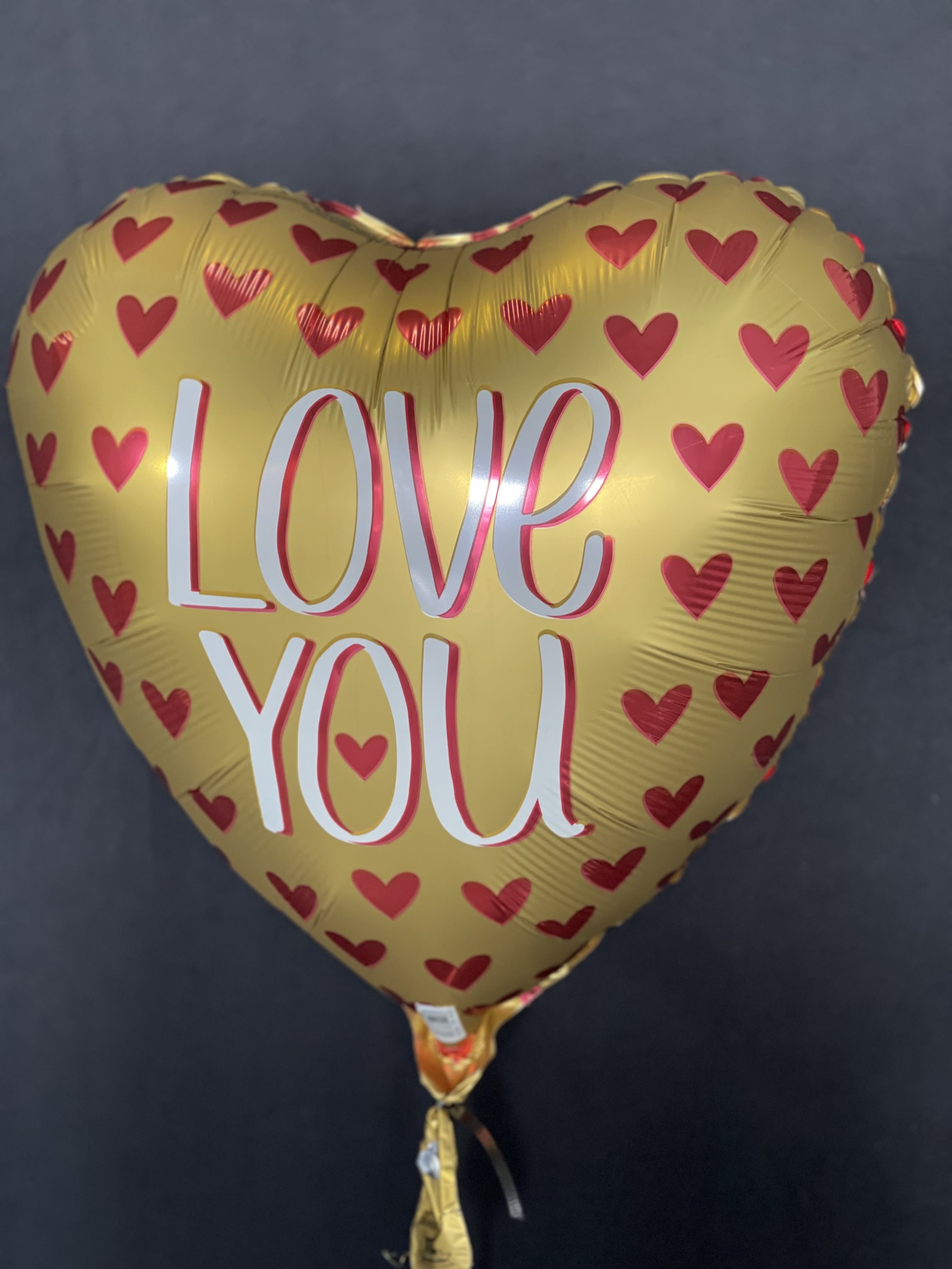 Love You Gold Heart Balloon – Elegant Decoration for Romantic Occasions - Express your love with the Love You Gold Heart Balloon, a perfect decoration for Valentine's Day, anniversaries, and romantic celebrations. With its elegant gold design and heartfelt message, this balloon adds a special touch to any occasion. Shop now to make your moments unforgettable!