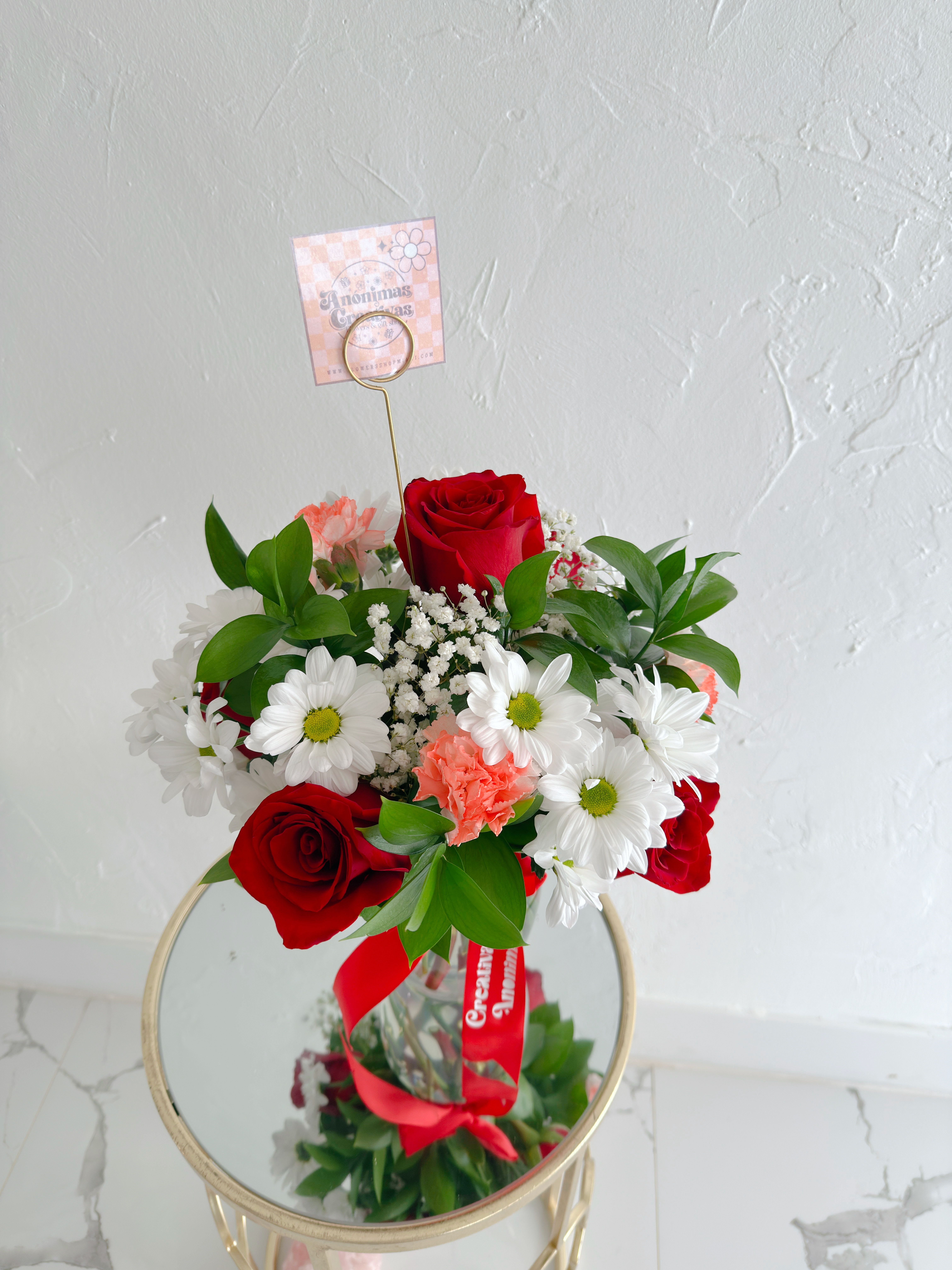 Jarrón Lisboa - Hermoso jarron de rosas y deisys. 