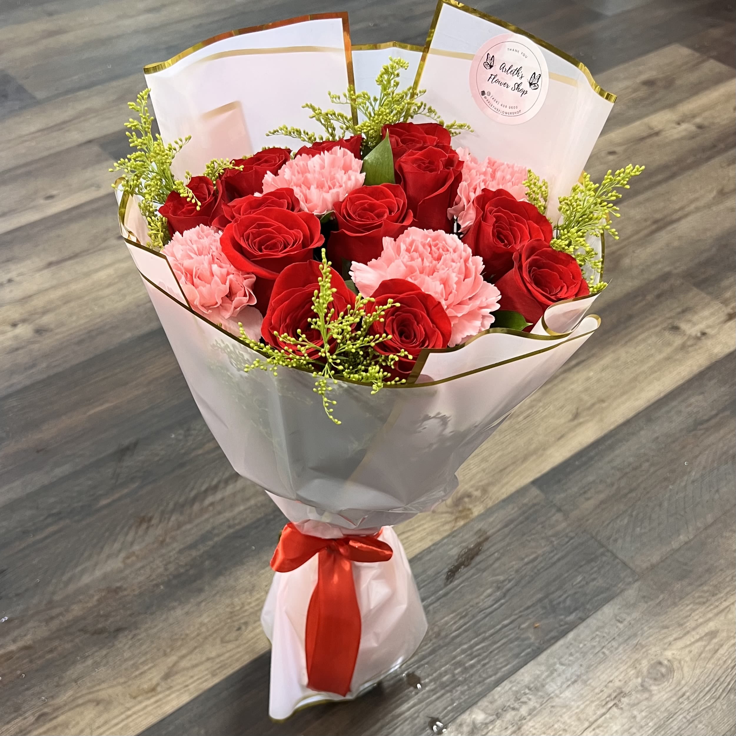 Dozen Red Roses And Pink Carnations  - Beautiful Bouquet With Red Roses And Pink Carnations 