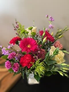 Countryside  - Inspired by the calm and relaxing countryside, these whimsical blooms will brighten your favorite spaces! Perfect for gifting and celebrating!  *Substitutional blooms will be provided based on quality and supply. 