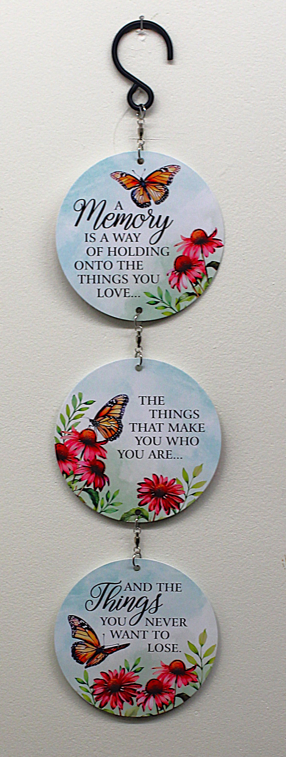 20 inch A Memory is a Way - 20 inch A Memory is a Way A Memory is a way of holding onto the things you love... The things that mak you who you are... and the Things you never want to lose