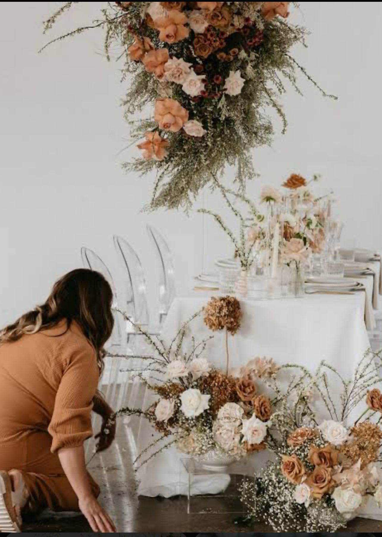 One florist Freelance installation rates  . $500 a day - Our florist on demand will be happy to assist you with any floral projects that you would like  to be put up and get the job done for more information, please text at 808-725-8884 I’m William and if you need any more florists, we will happy to source the most trusted and creative florist, and we will put a good team together to make your moment so special .   Depending on your project and how large of a scale project floral installation it will be daily rates will raise to $1000 a day for each florist that is working on your project   