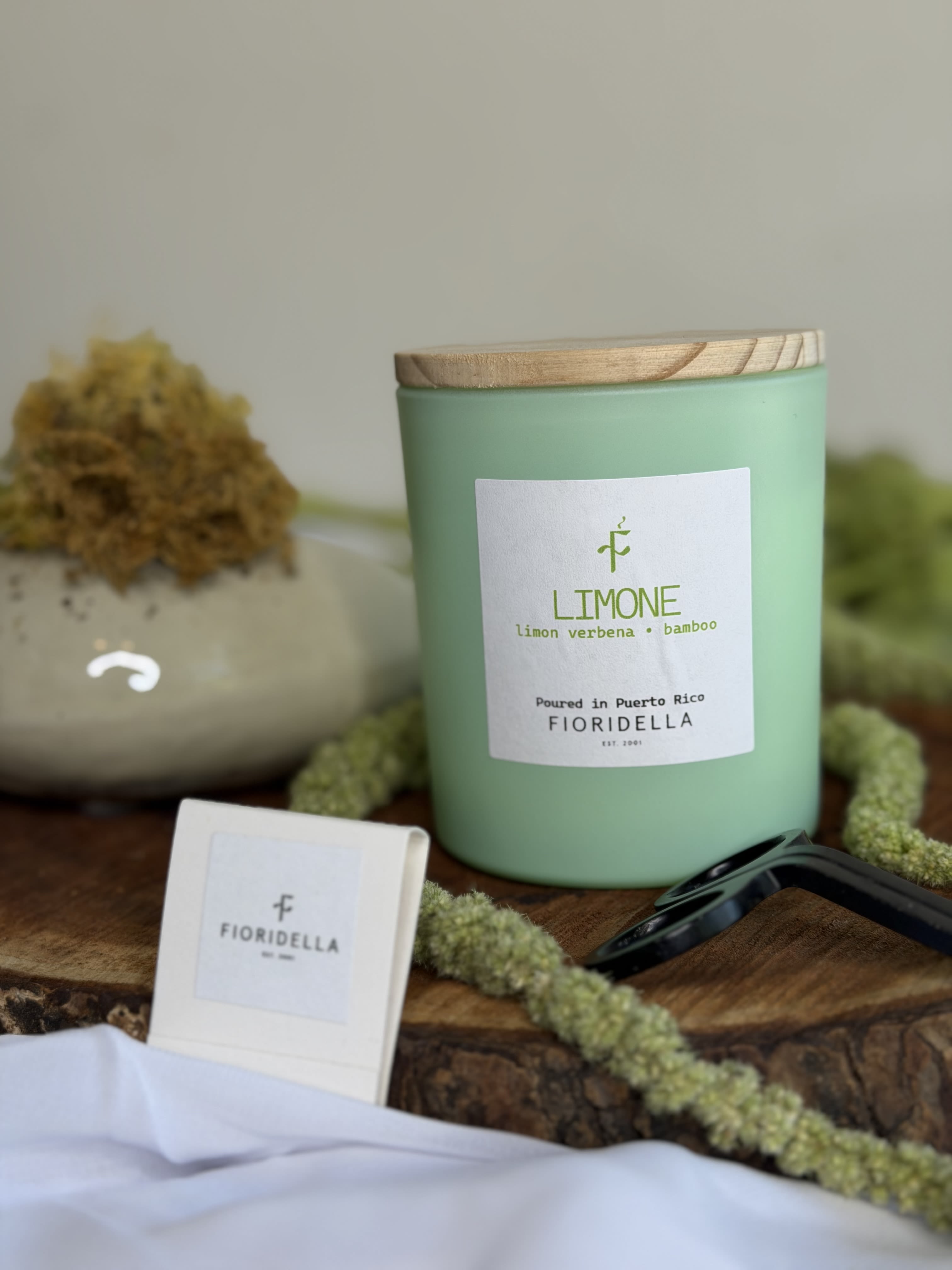 Limone Candle - From Fioridella's to you, our candles are made with love and are handcrafted in Puerto Rico, this makes each candle a unique and special product.   