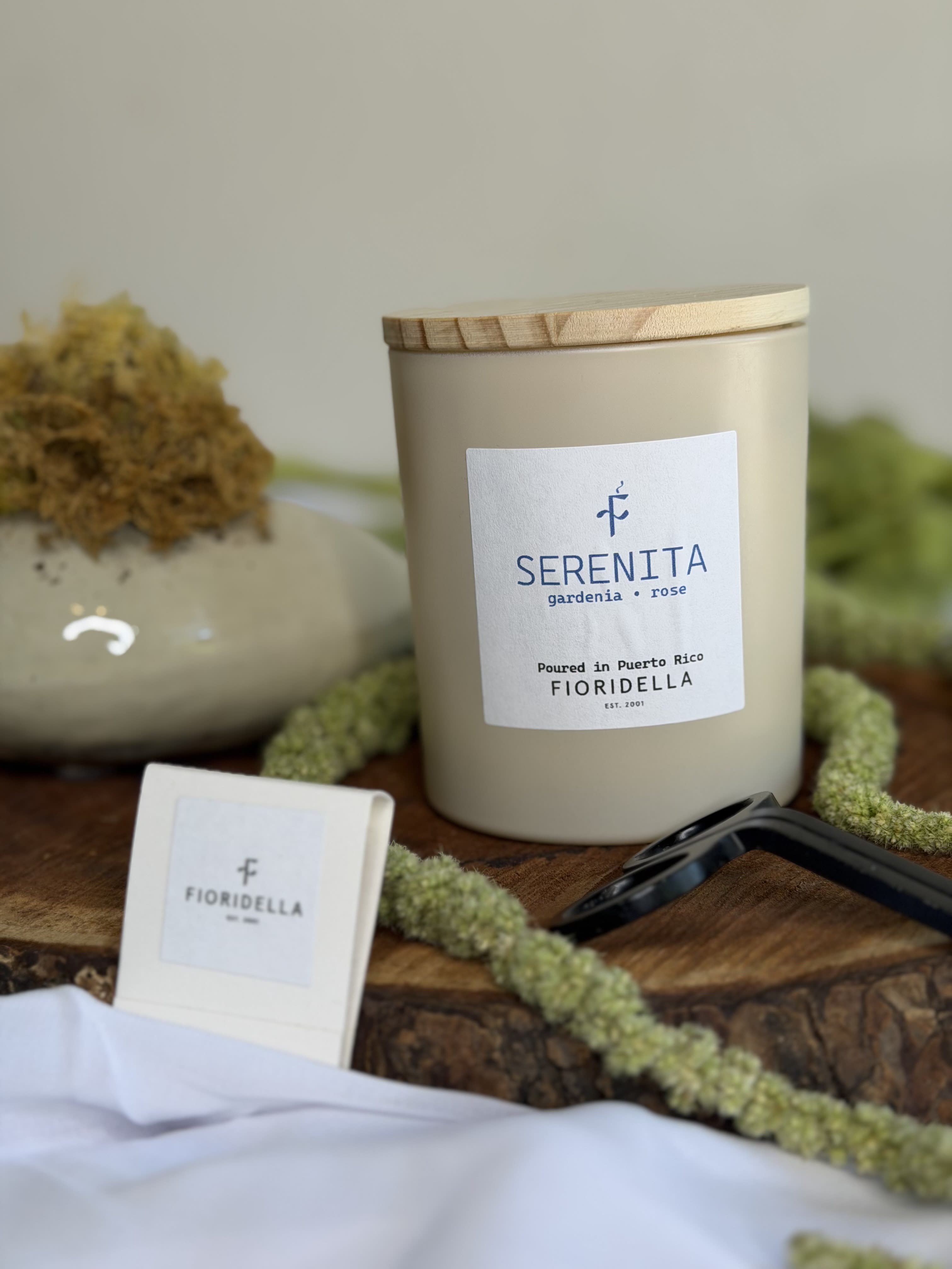 Serenita Candle  - From Fioridella's to you, our candles are made with love and are handcrafted in Puerto Rico, this makes each candle a unique and special product. 