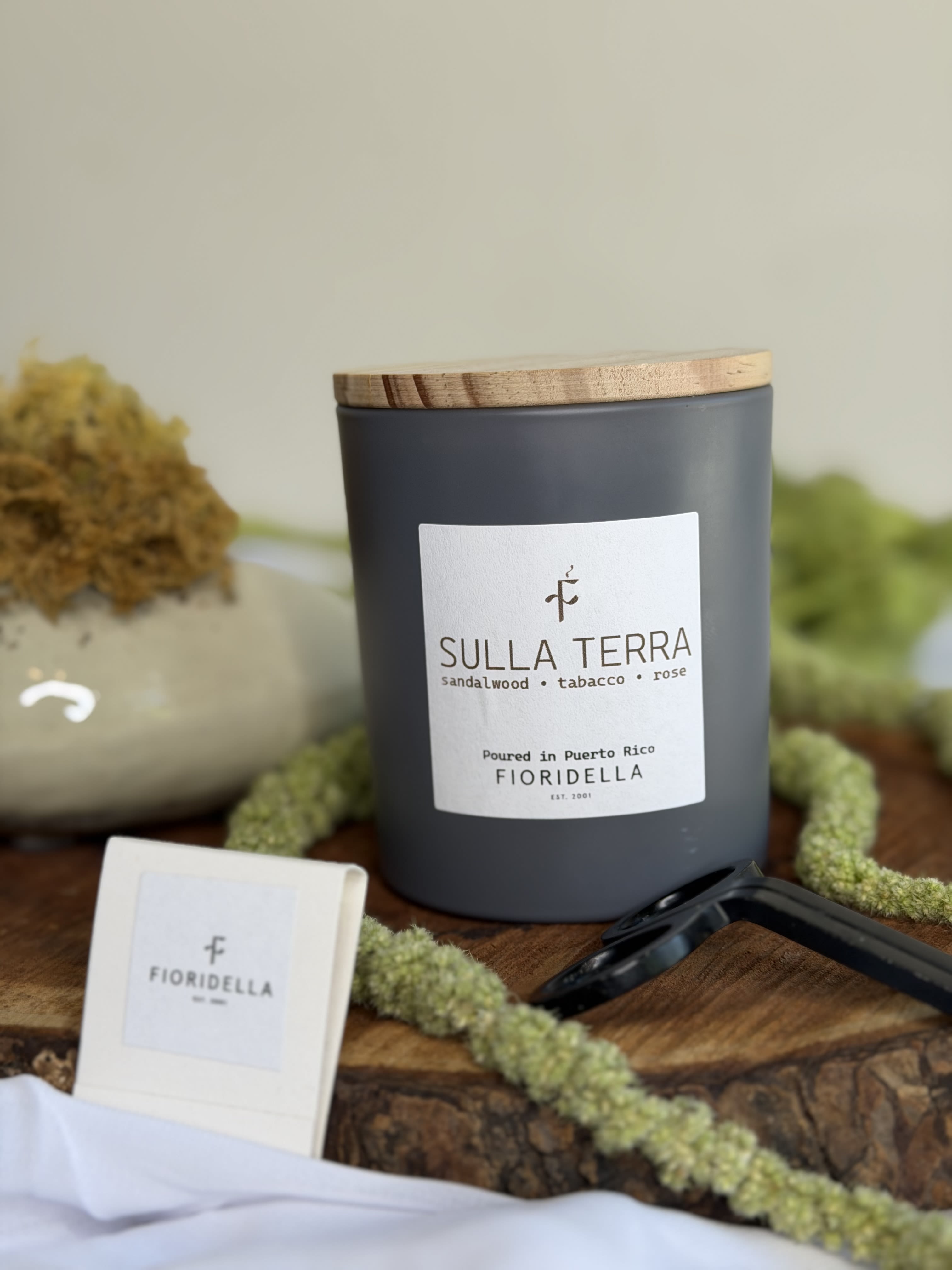 Sulla Terra Candle - From Fioridella's to you, our candles are made with love and are handcrafted in Puerto Rico, this makes each candle a unique and special product. 