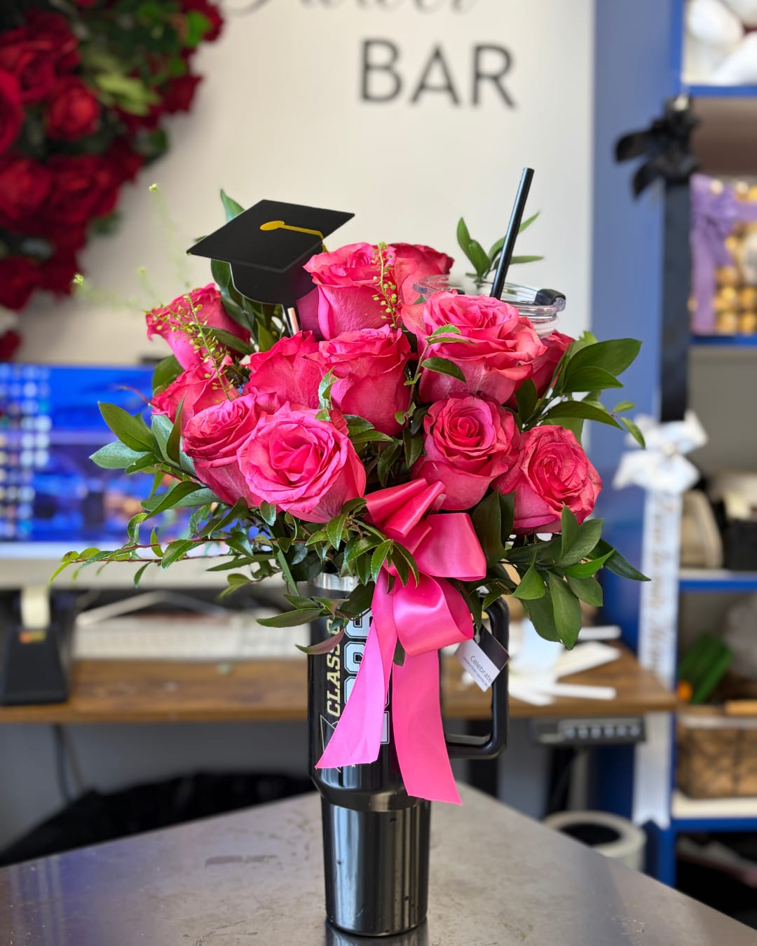 Arreglo con rosas para graduados - Arreglo con flores para graduación