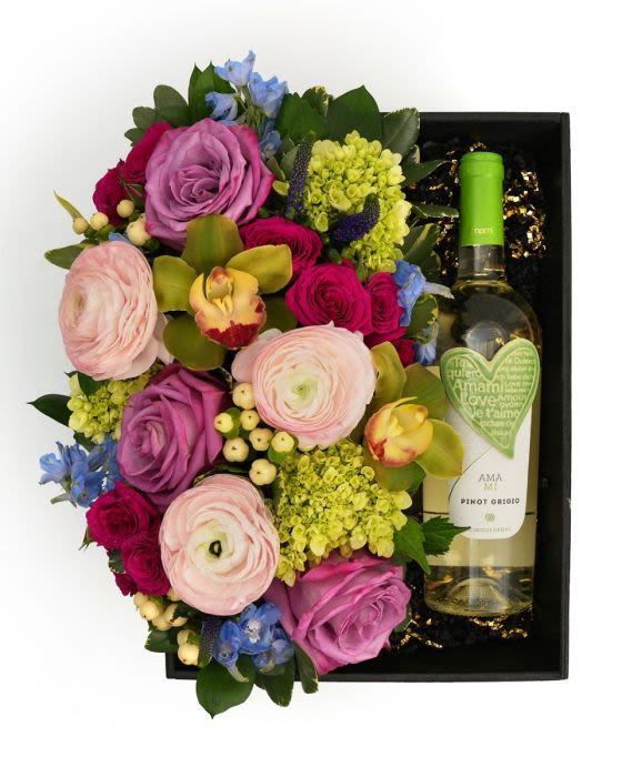 Foral Box Pastel Amami Pinot Crigio - A pastel floral arrangement in a wood box paired with Amami Pinot Grigio, a thoughtful gift to enjoy and share.
