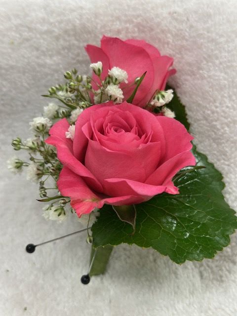  Pink Boutonniere - Pink spray roses with babies breath and galax leaf