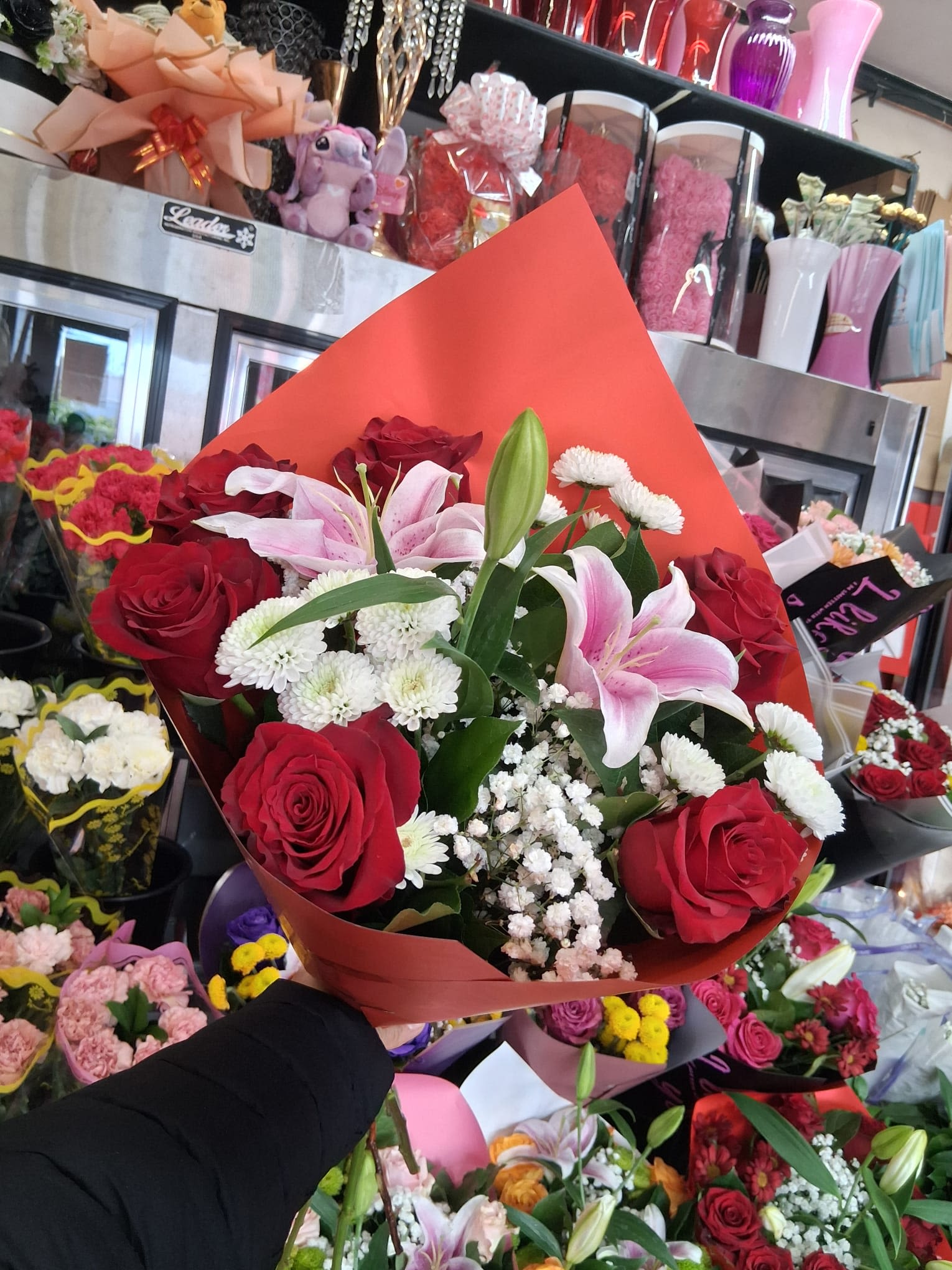 MOM'S DAY HALF DOZEN BOUQUET - .