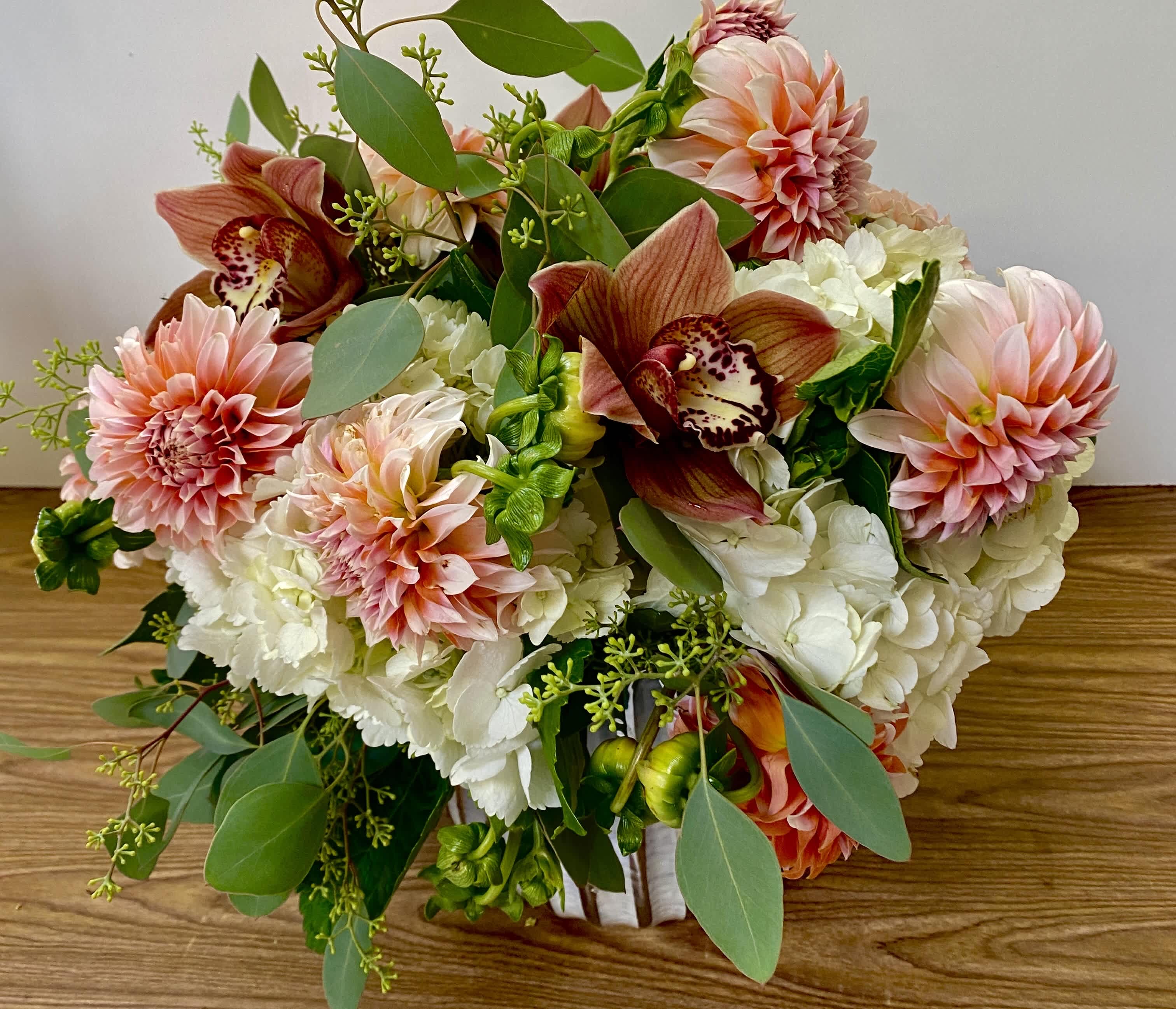 Bridgerton - Combinations of spring flowers ( dahlia, orchids cymbidium , white hydrangeas )