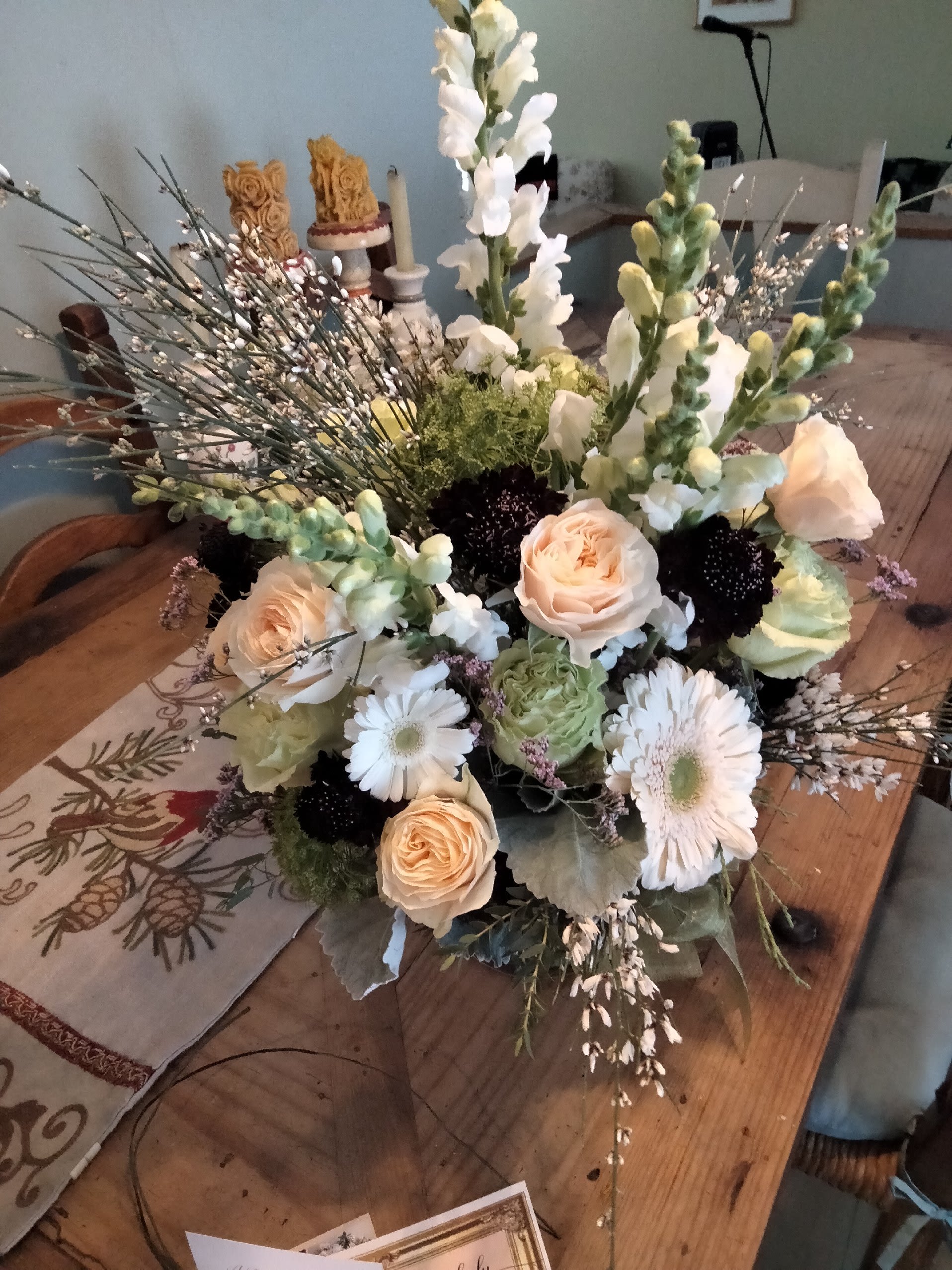 Genet d'espange - a large arrangement meant to impress! Full of flair and elegance.