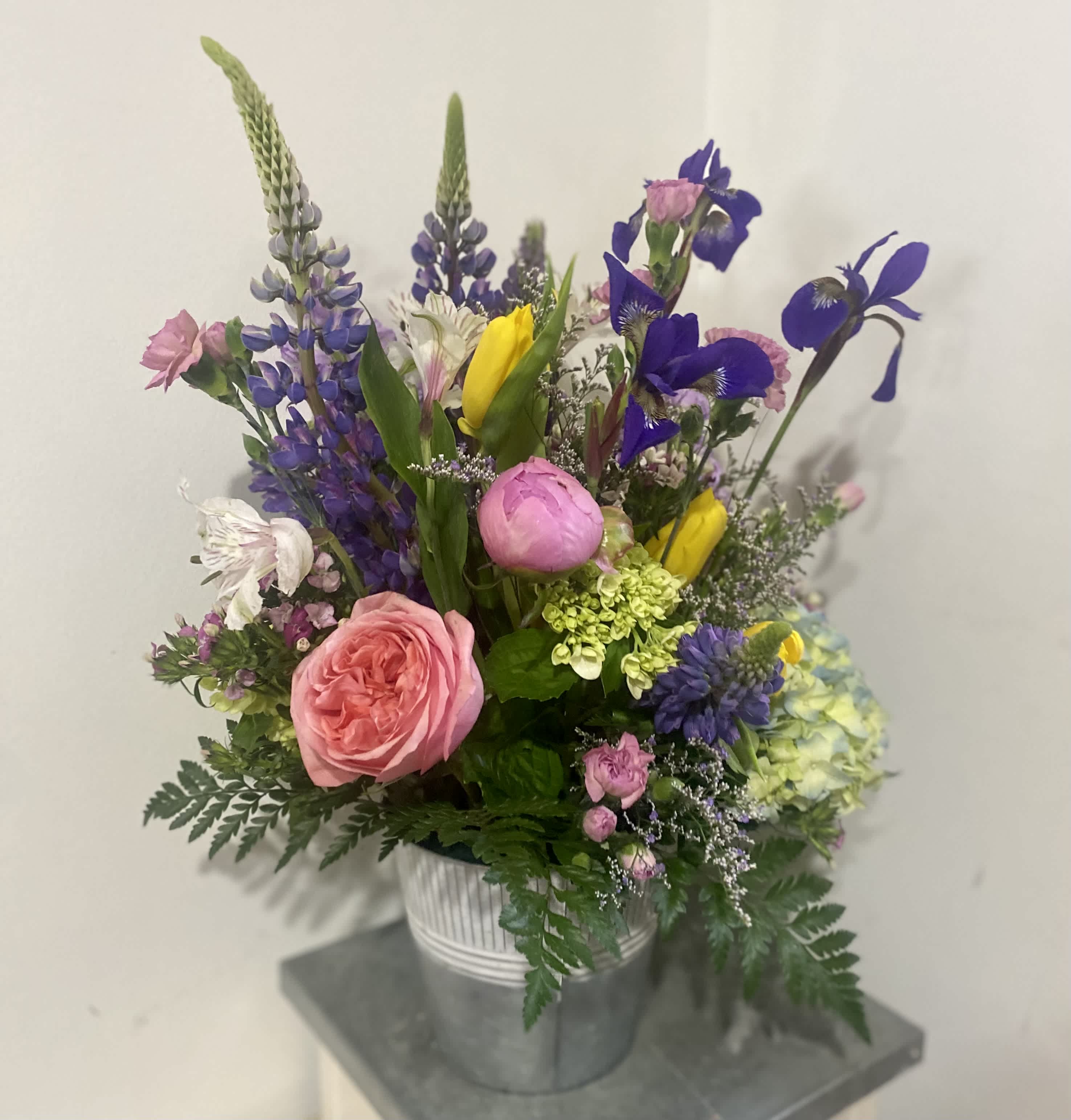 A Beautiful Day - Featuring a bold spring mix featuring seasonal flowers, sure to bring a smile for any reason to celebrate! 