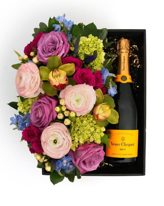 Flora Box Pastel Veuve Clicquot Brut - A pastel floral arrangement in a wood box paired with Veuve Clicquot Brut, a thoughtful gift to enjoy and share.