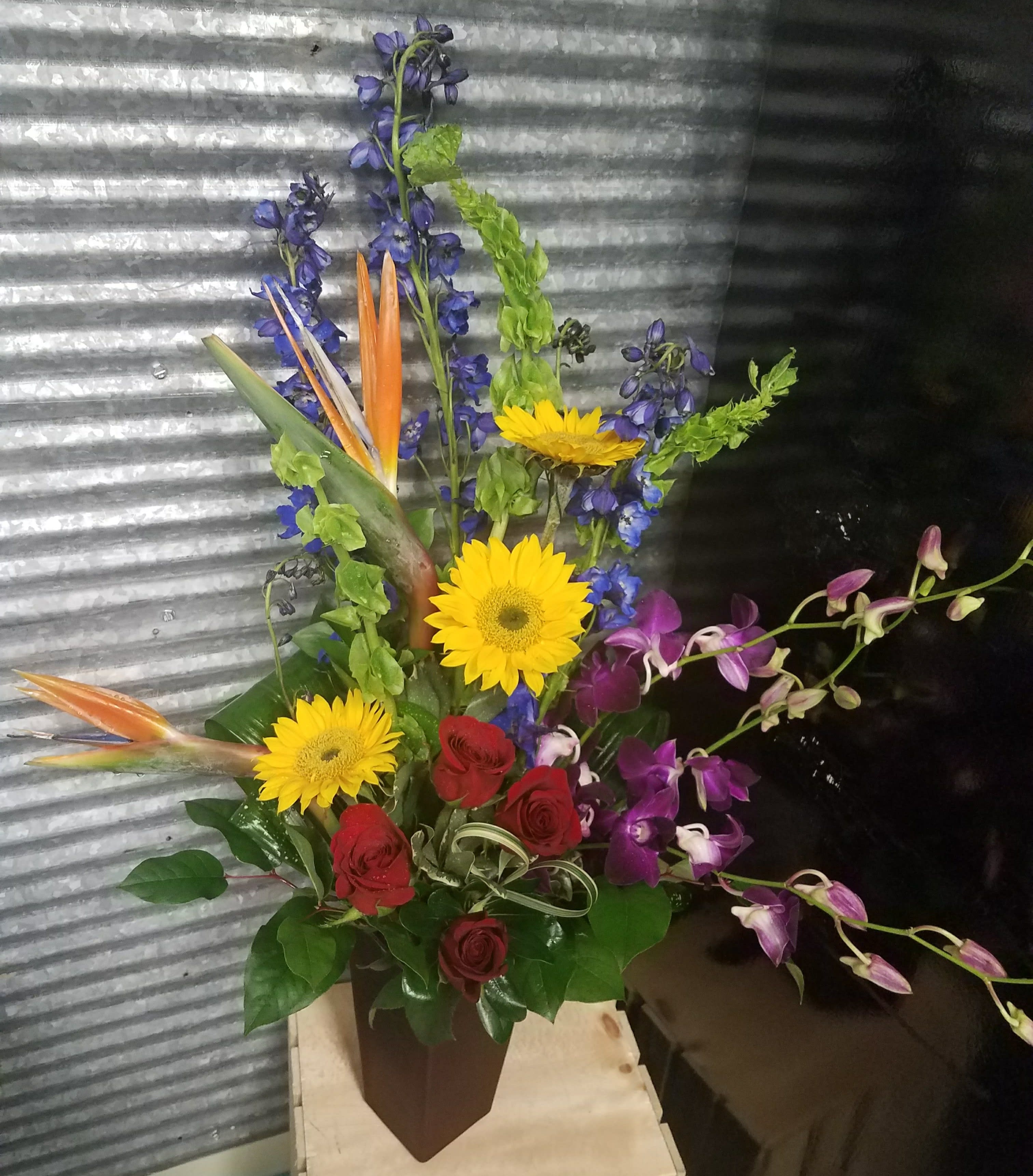 Colorful Tropics  - Dreaming of the tropics? Here is a touch of them.  Vase may very 