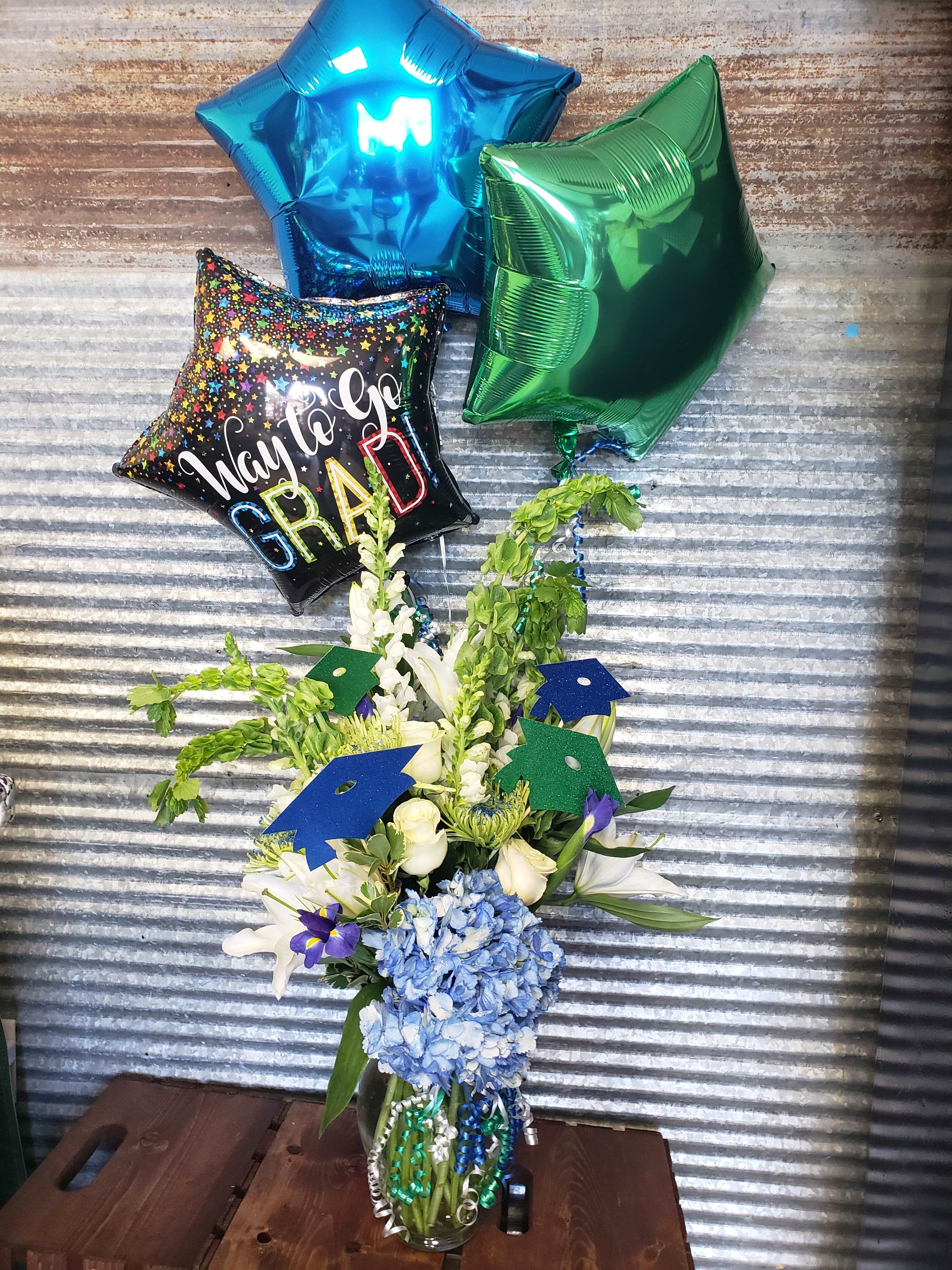 Blue and Green Mix Grad bouquet  - Big Beautiful mix of school colors with 3 mylar balloons **This can not be taken in to Baxter arena they do not allow Glass or Balloons*** 