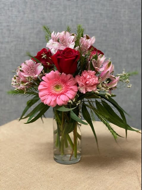 MAMA MIA - GERBERS, ALSTROMERIA CARNATNIONS