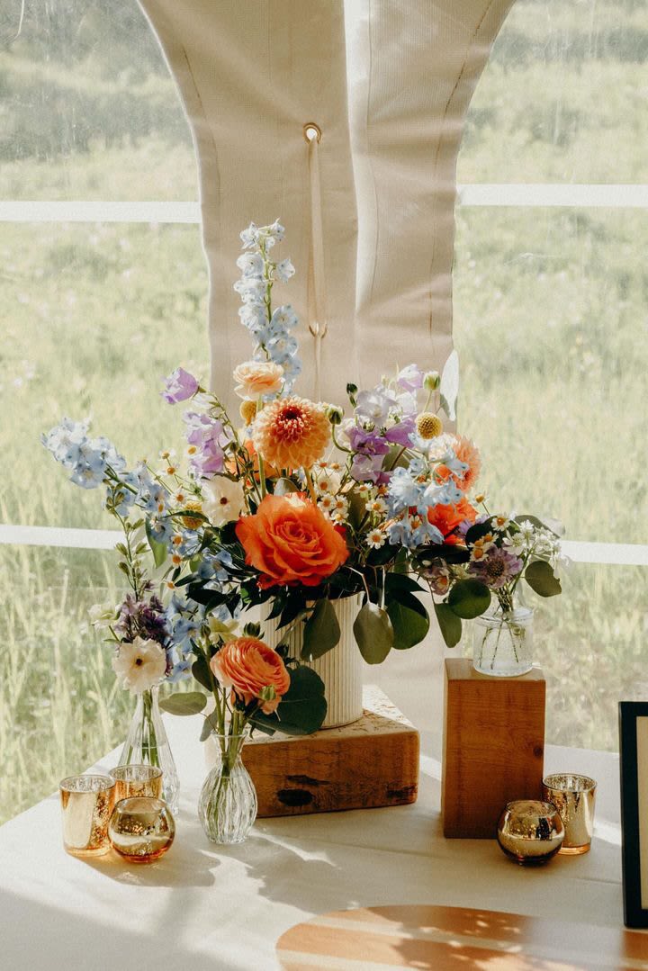Wedding centerpiece 4 - Colorful summer bar arrangement