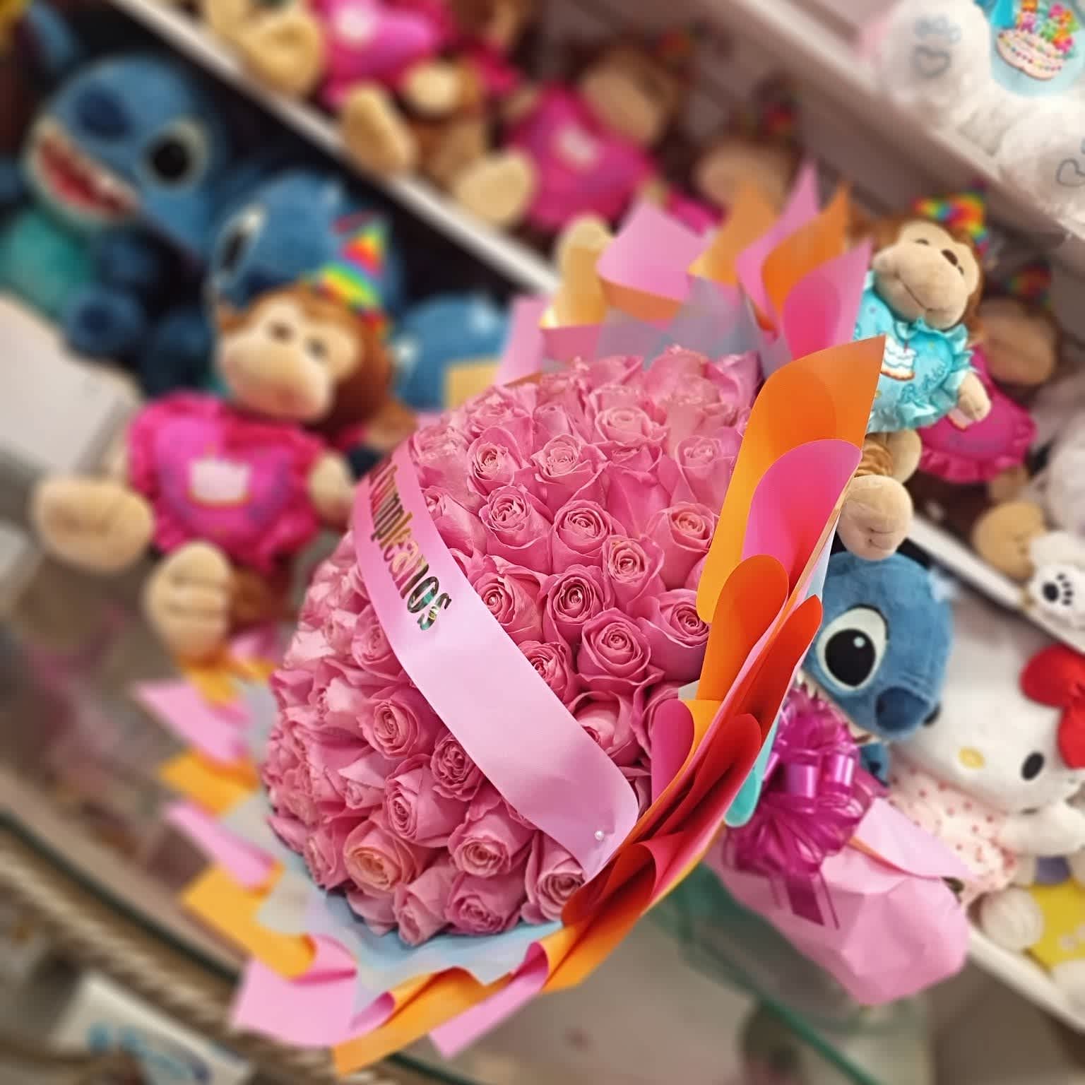 Sweet Buchon - Bouquete Bucho de 100 rosas de tallo alto.