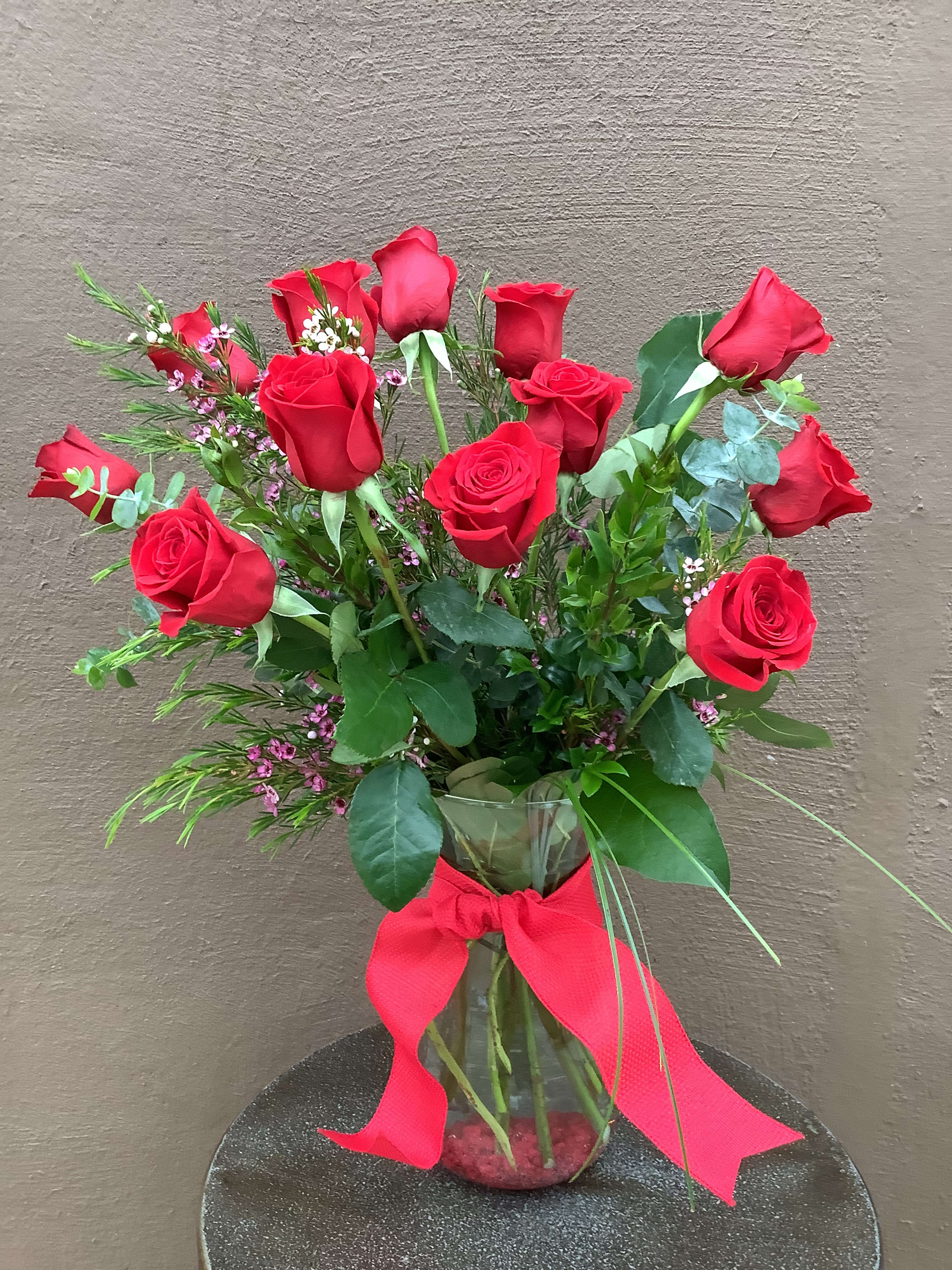 The Perfect Dozen - The Perfect Dozen. You can choose between red roses or a beautiful color.