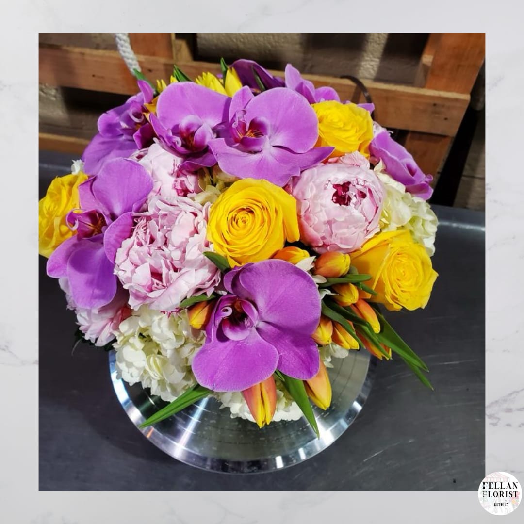 IRIS - beautiful arrangement in an explosion of spring colors and seasonal flowers