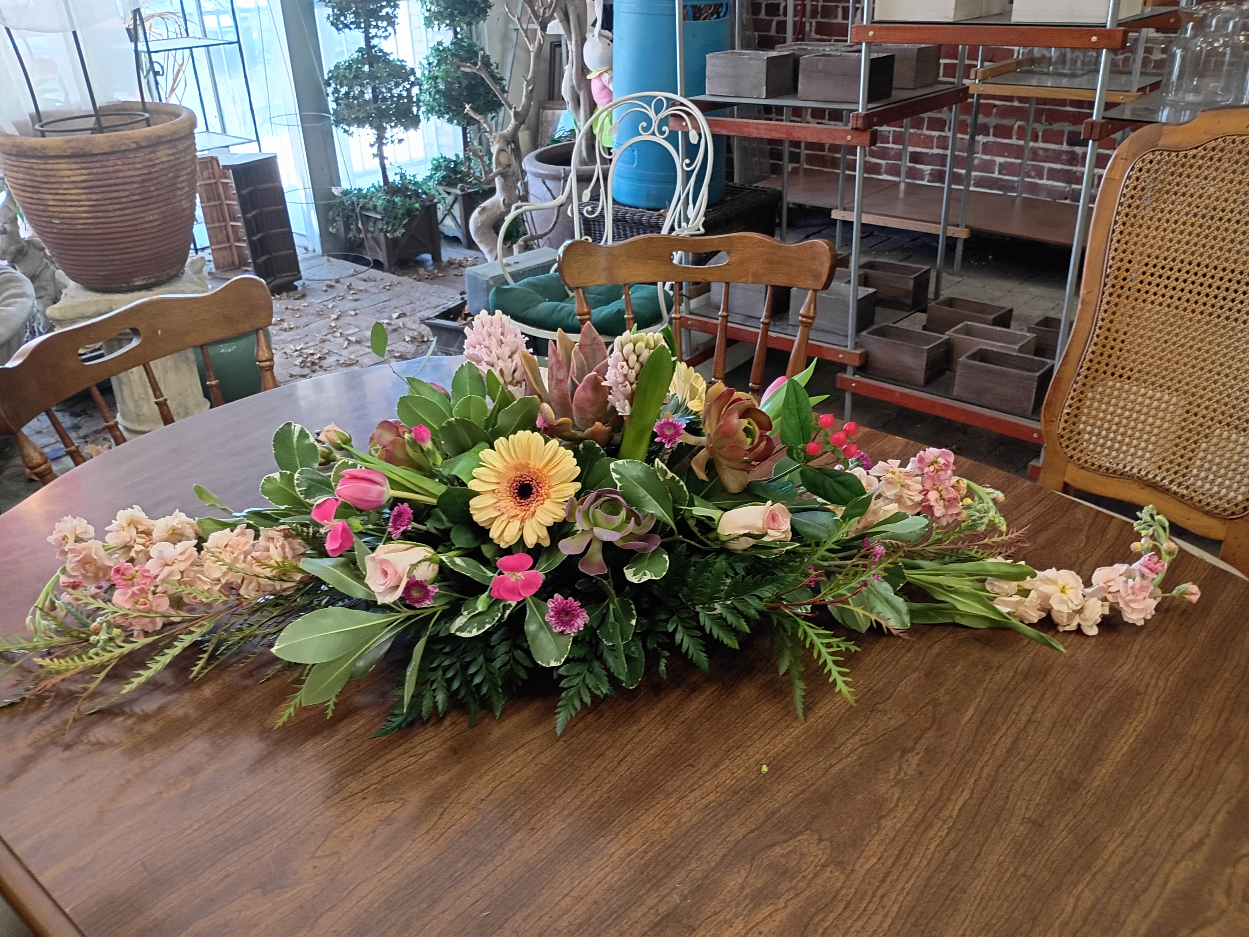 Garden Flower Centerpiece - After a walk in the garden we created this beautiful centerpiece just for you.