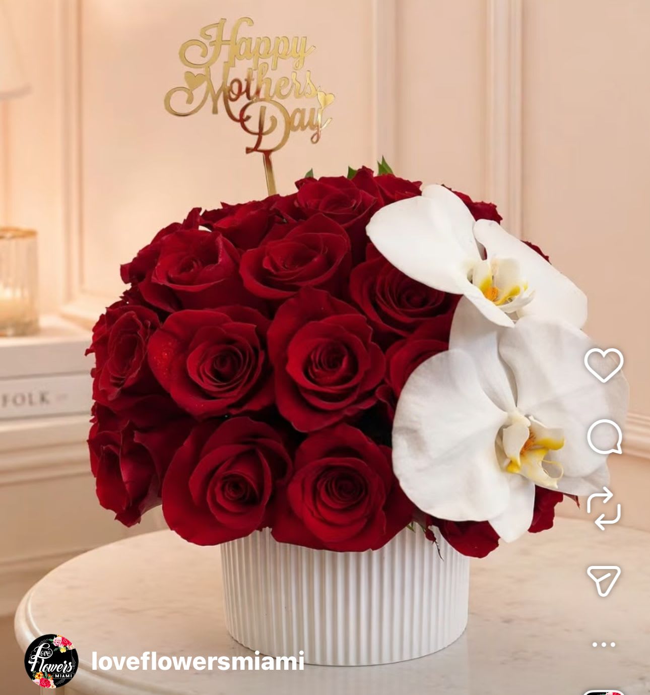 Luxury box - WE OFFER MIXED COLOR BOUQUET ROSES WRAP IN PAPER OR IN THE VASE