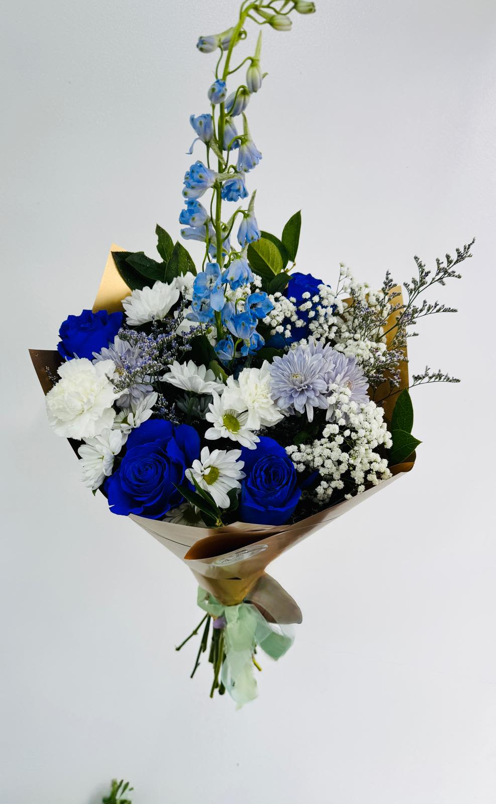Ocean Breeze Bouquet - Giving off seaside beach vibes, our Ocean Breeze Bouquet is a great gift for a birthday, get well, for wishing someone a fresh start. 