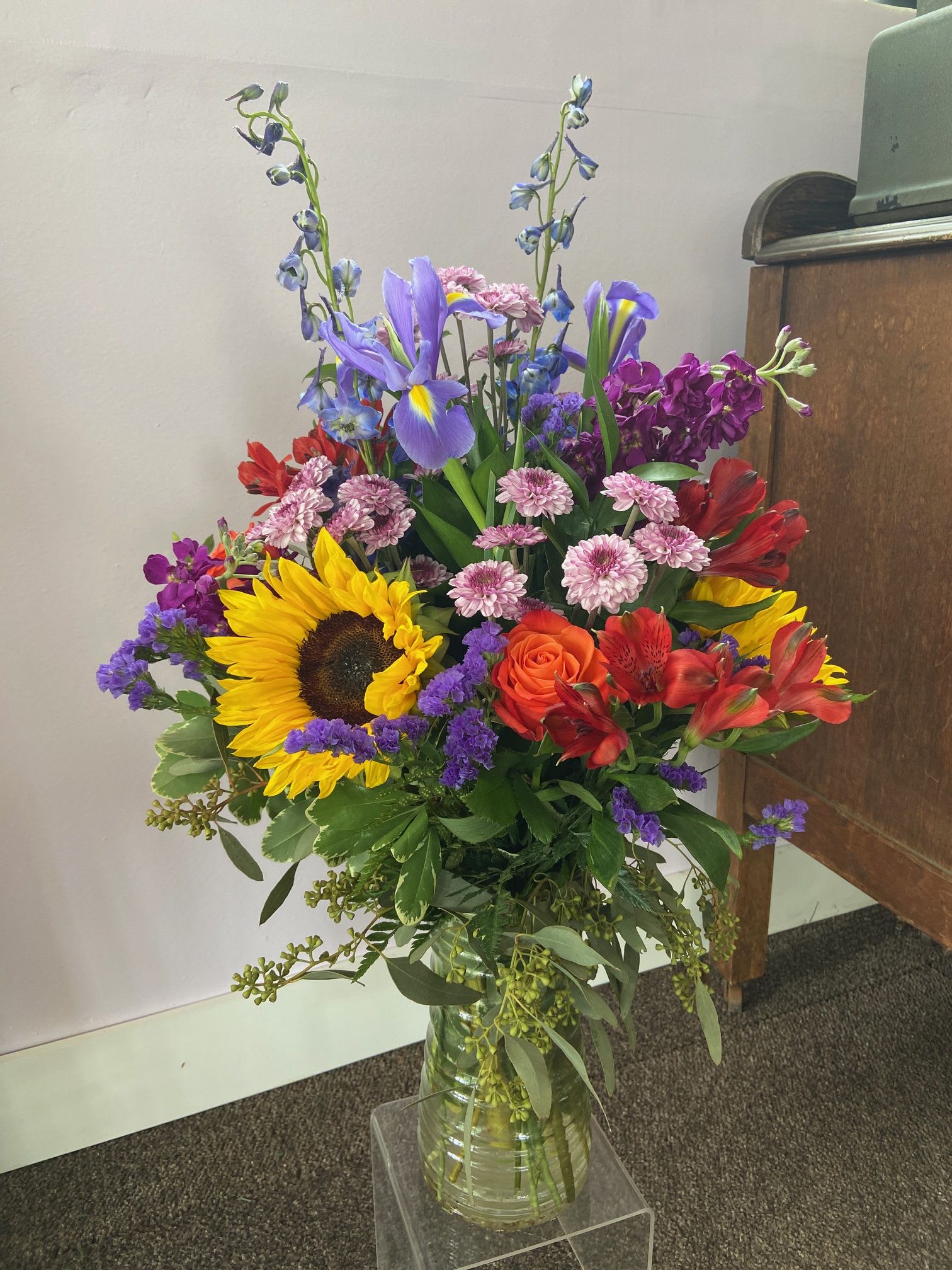 Mother’s Day Special - Sunny Sunday - This lovely spring mix is sure to light up any Mom's Mother's Day!