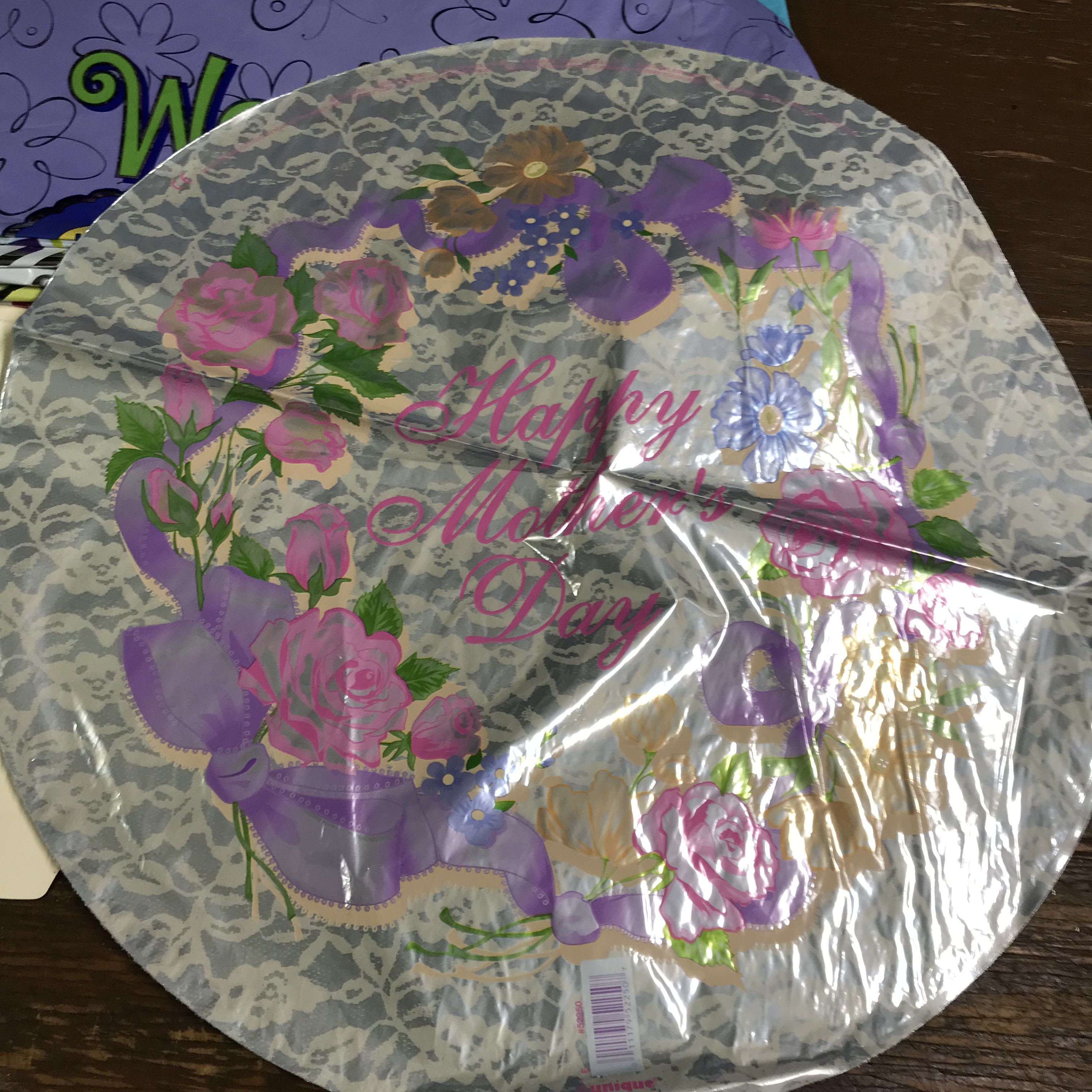 Round Mother's Day balloon with pink and purple floral print