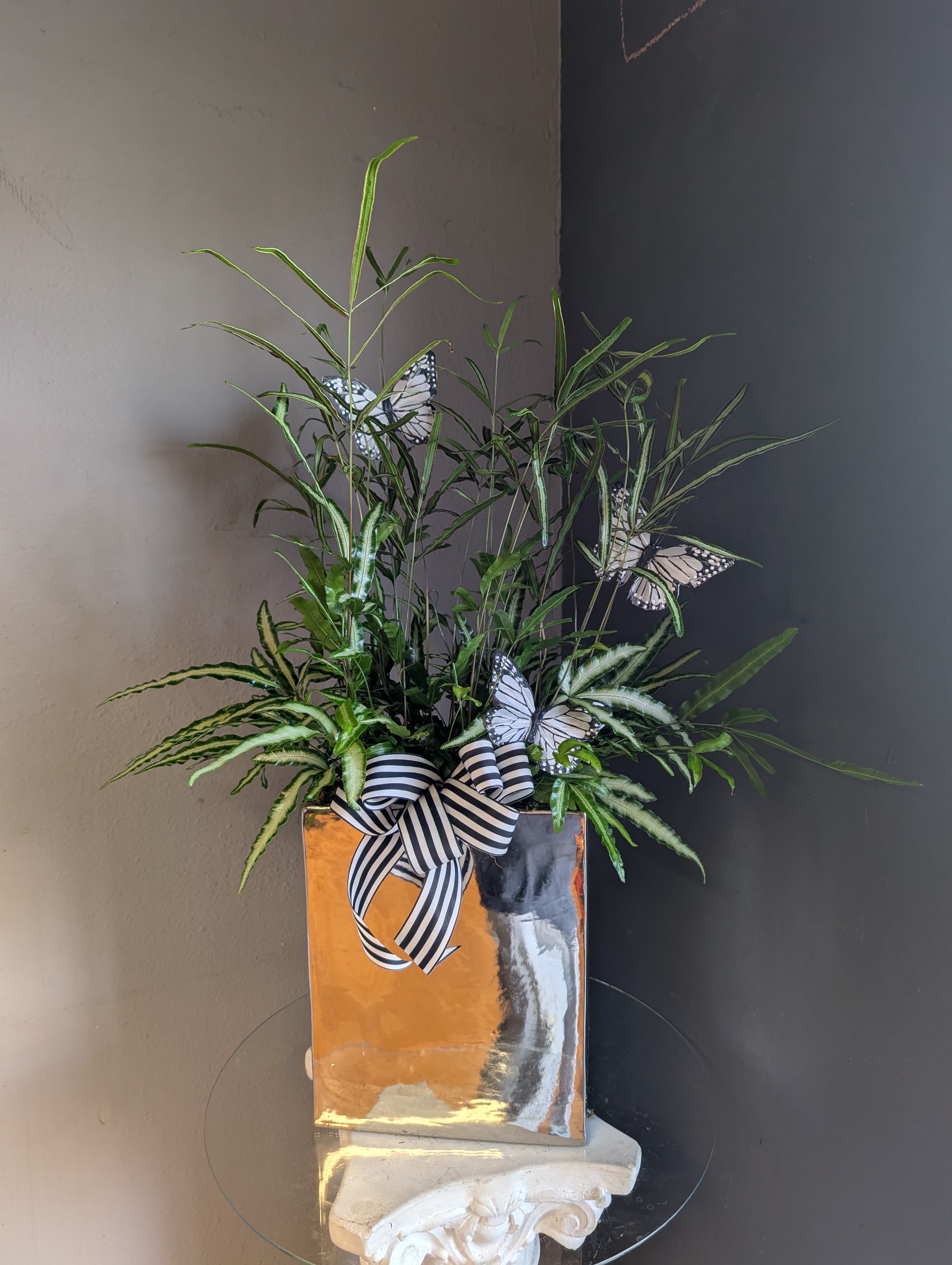 Fern + butterflies - Eye catching fern with decorative butterflies. 