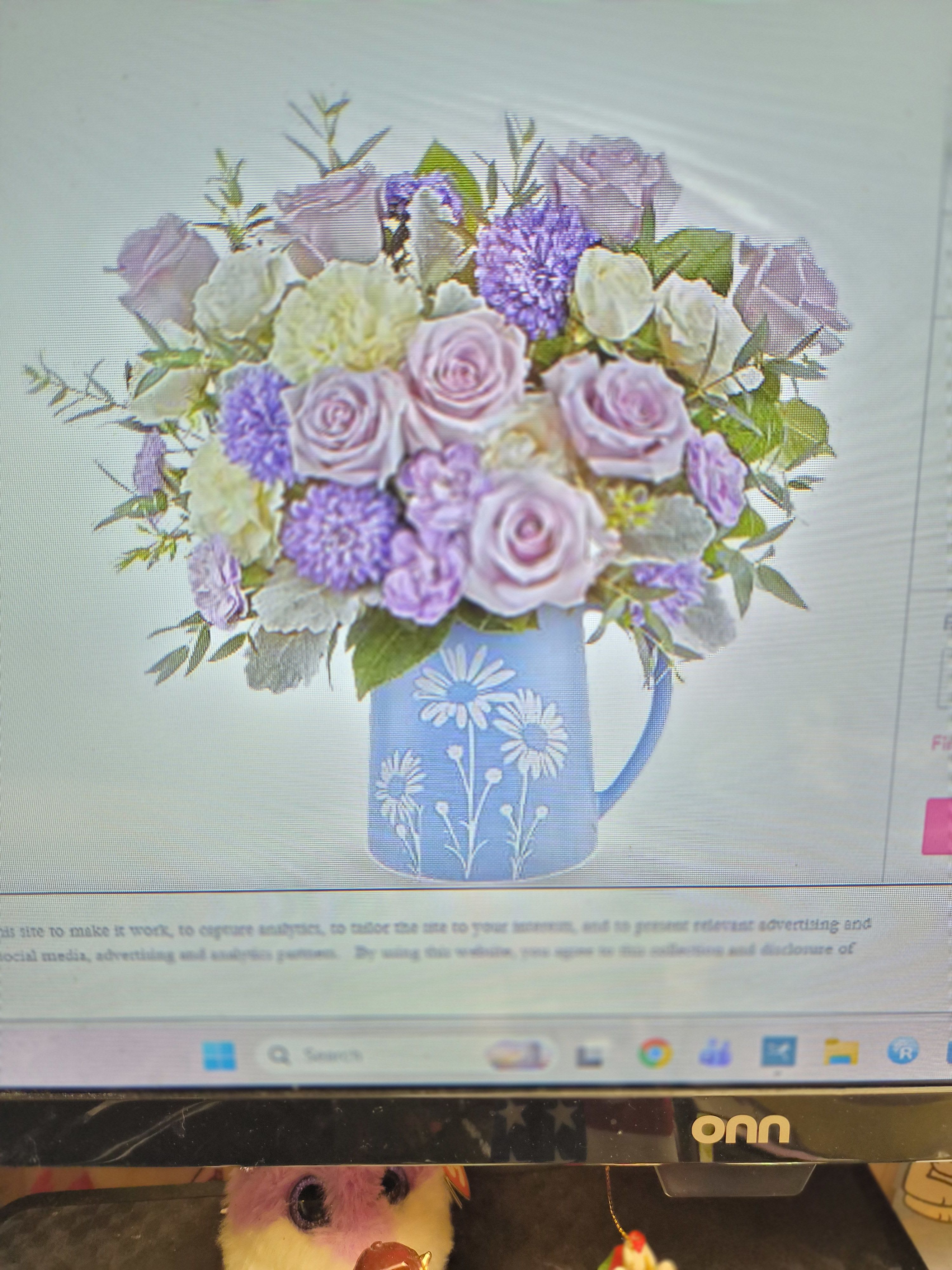 MOTHER'S SONSHINE HAZE PITCHER (COLORS MAY VARY) - MIXED FLOWERS WITH DAISY PITCHER 