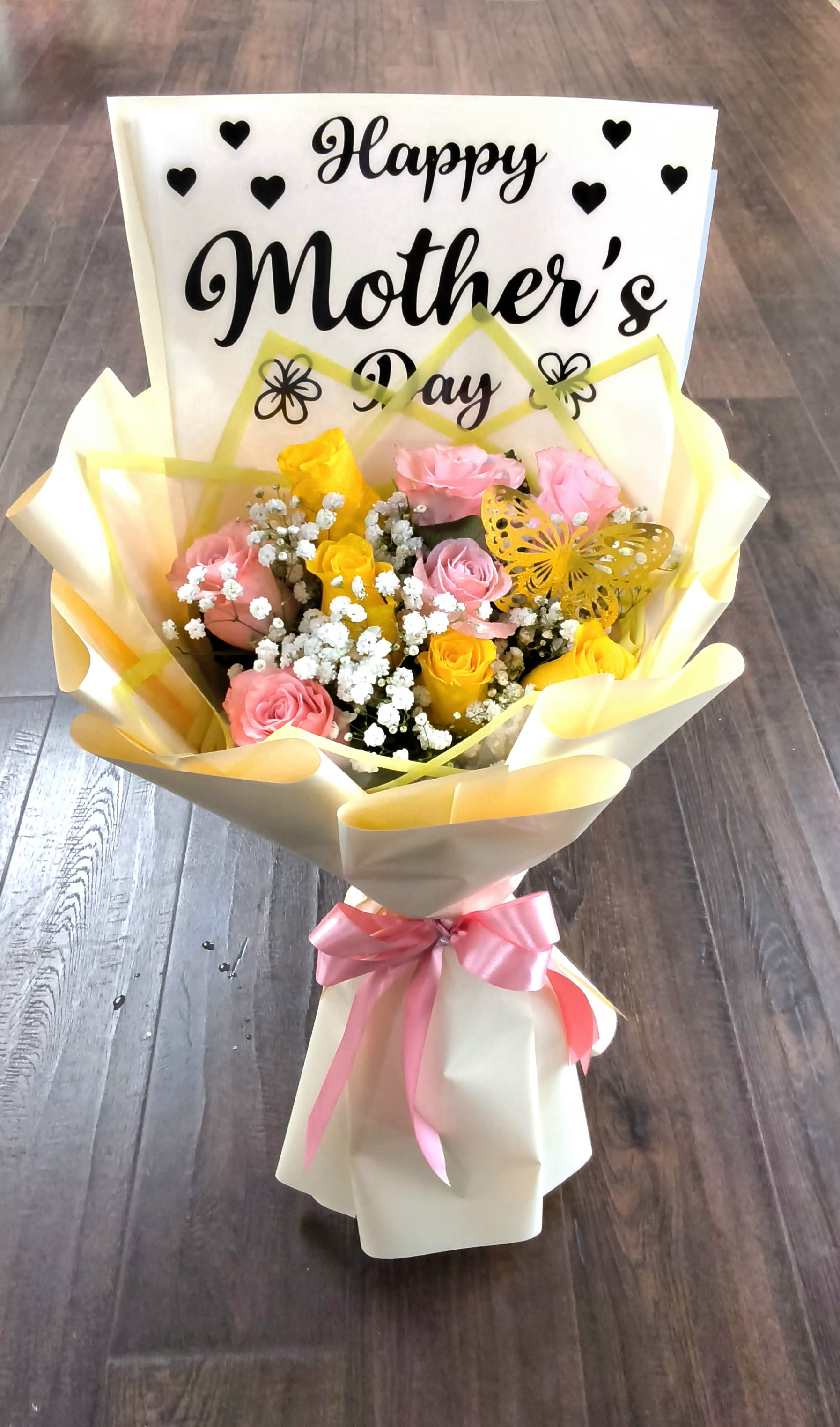 Mom Love  -  Bouquet with Roses and filler with Korean Paper. 