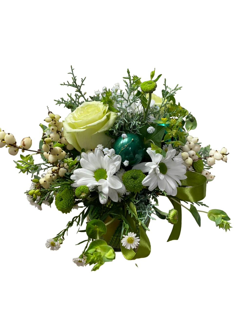 Bouquet of white daisies and pale yellow roses with green accents