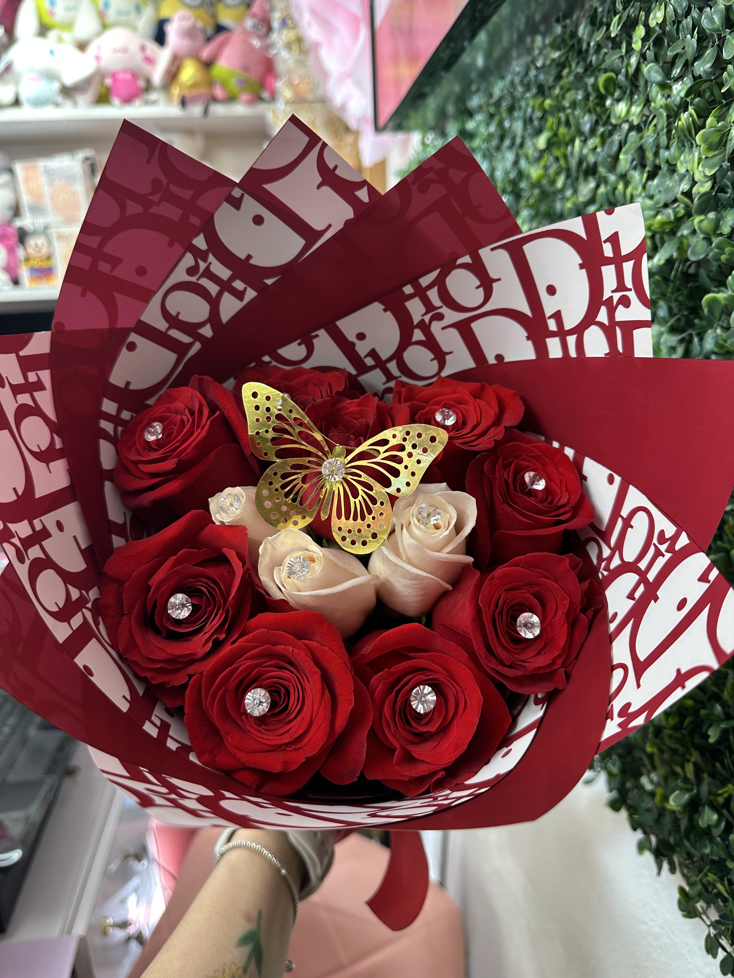     “Dior Love Mini” - Dior inspired dozen ️  12 roses (red &amp; ivory) ️ with diamond details  Elegant, classy, and made to impress   The perfect bouquet for Mother’s Day valentines , anniversary , birthday or just because !  Simple but luxury vibes   Limited availability — order now!   Brenda’s Beauty Flowers  323-420-9151  www.brendasbeautyflowers.com  Also available on DoorDash &amp; Uber Eats for last minute orders   #DiorInspired #DozenRoses #LuxuryBouquet #MothersDayFlowers #LosAngelesFlorist #BrendasBeautyFlowerr
