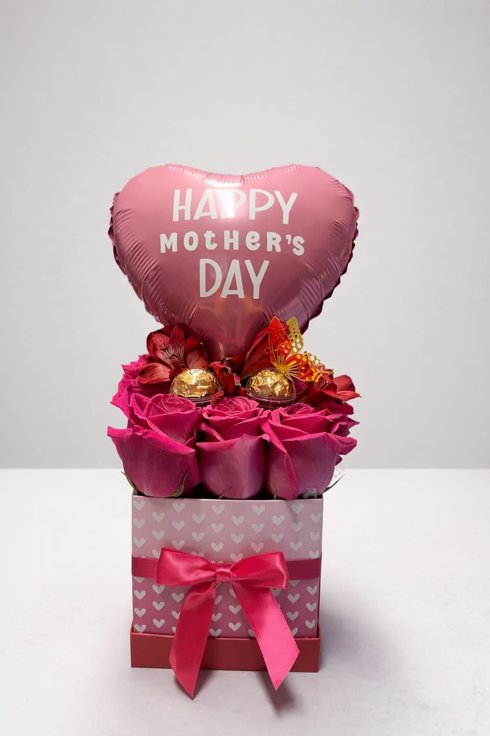 Happy Mother's Day Box - Make Mom feel truly special with this elegant and heartfelt gift.