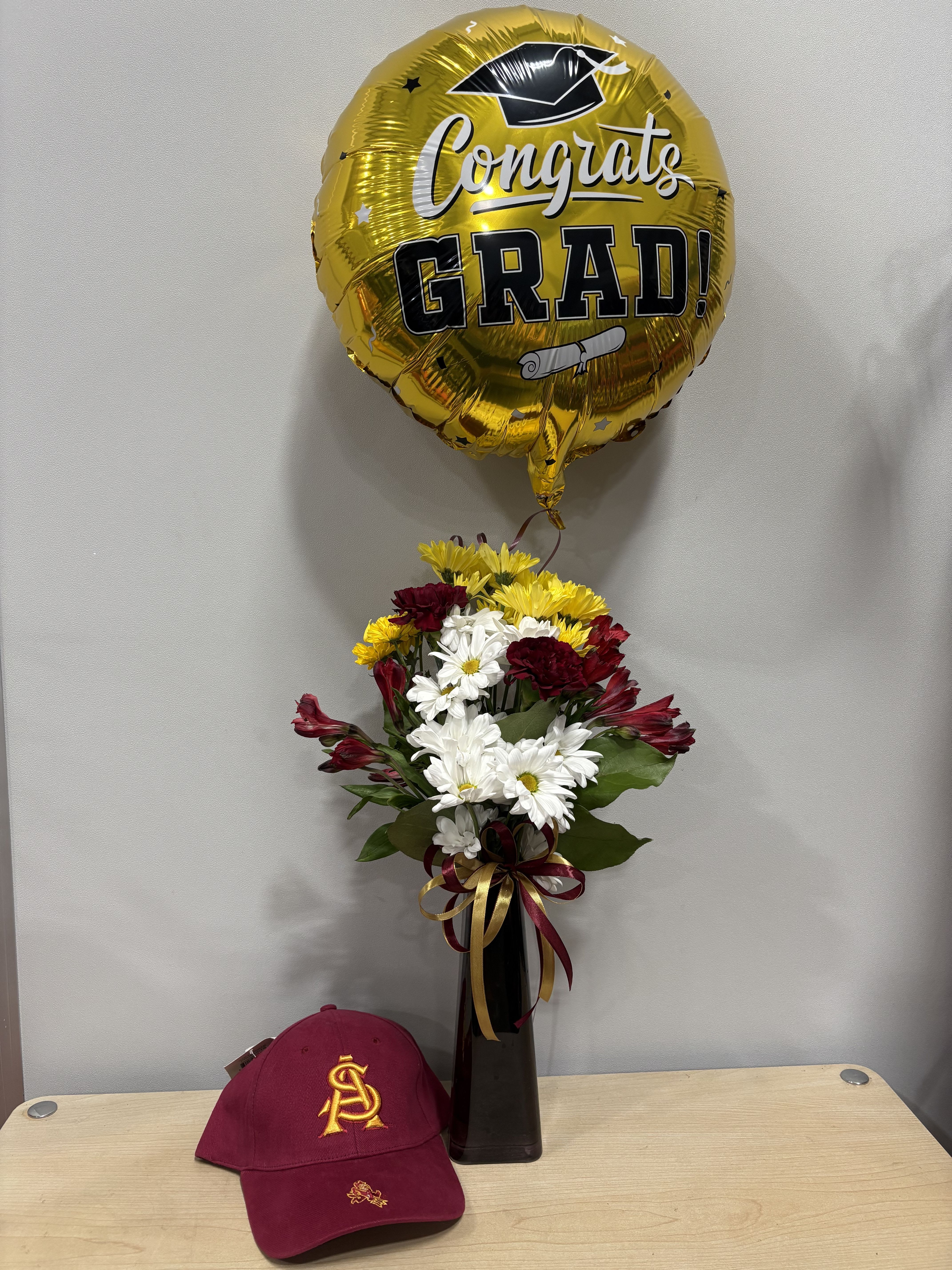 Grad Flowers &amp; Hat Combo - As shown
