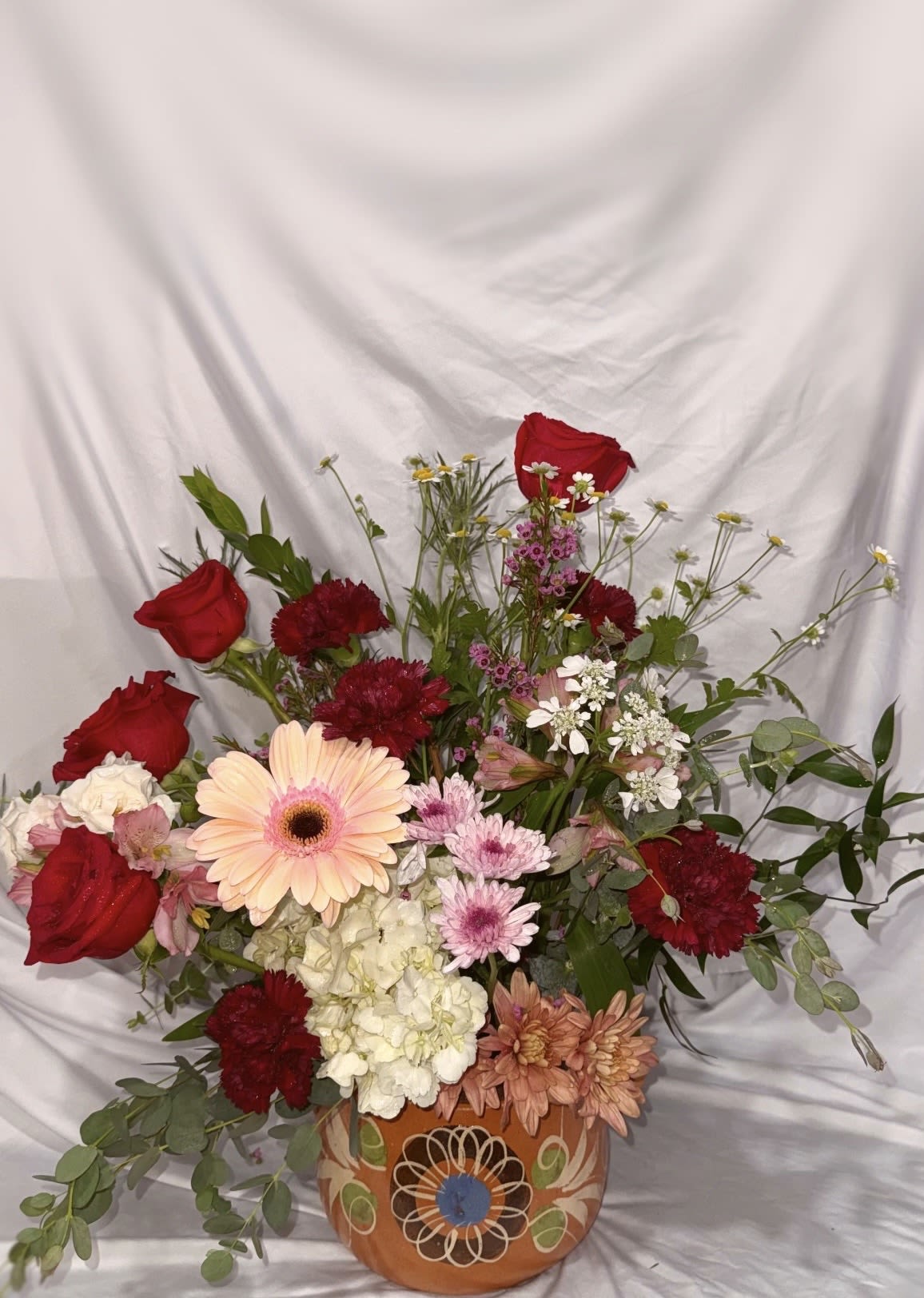 Amor - Bright Mexican pot with beautiful flowers