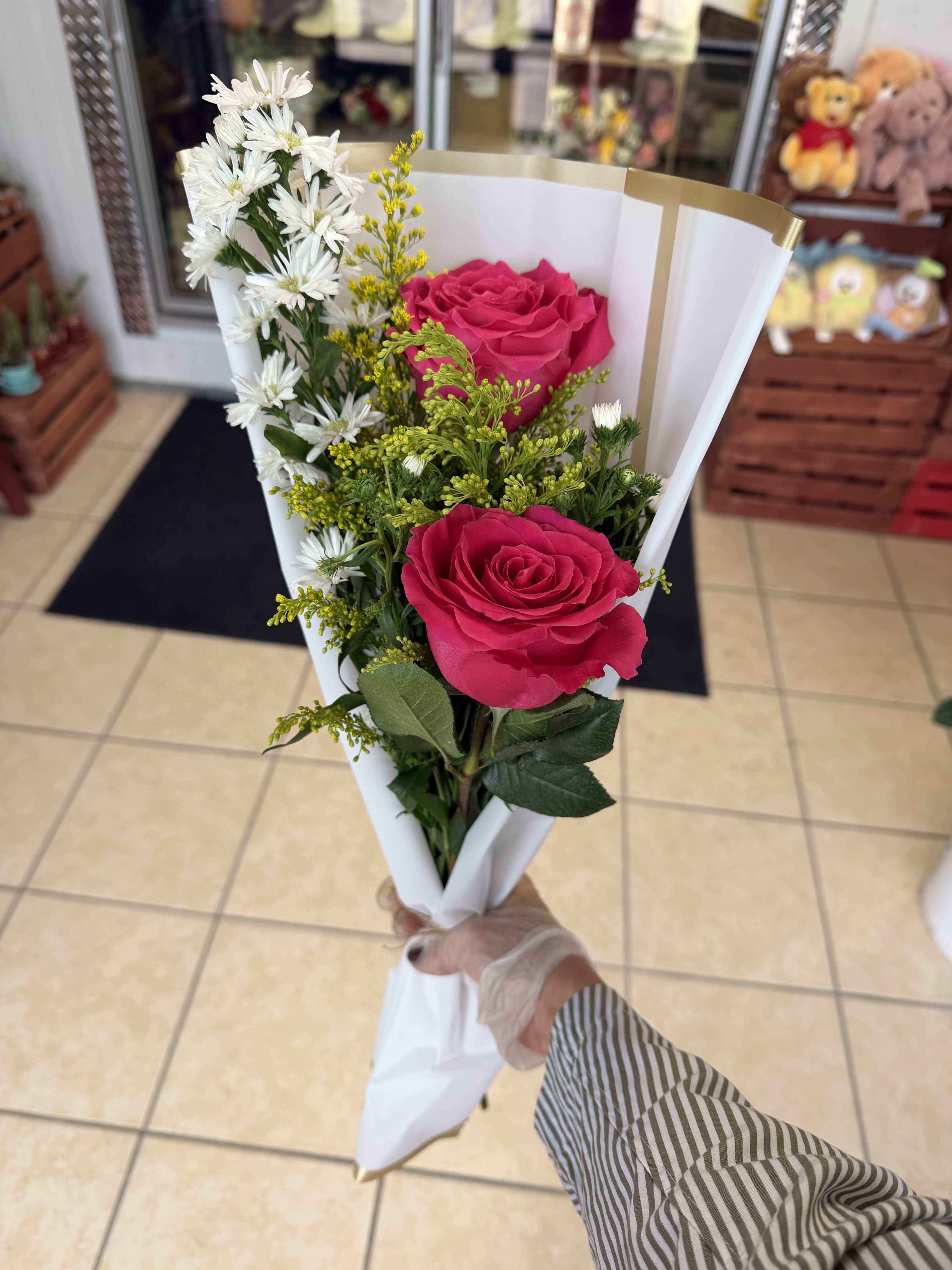 designers special - dual roses with solidago and asters